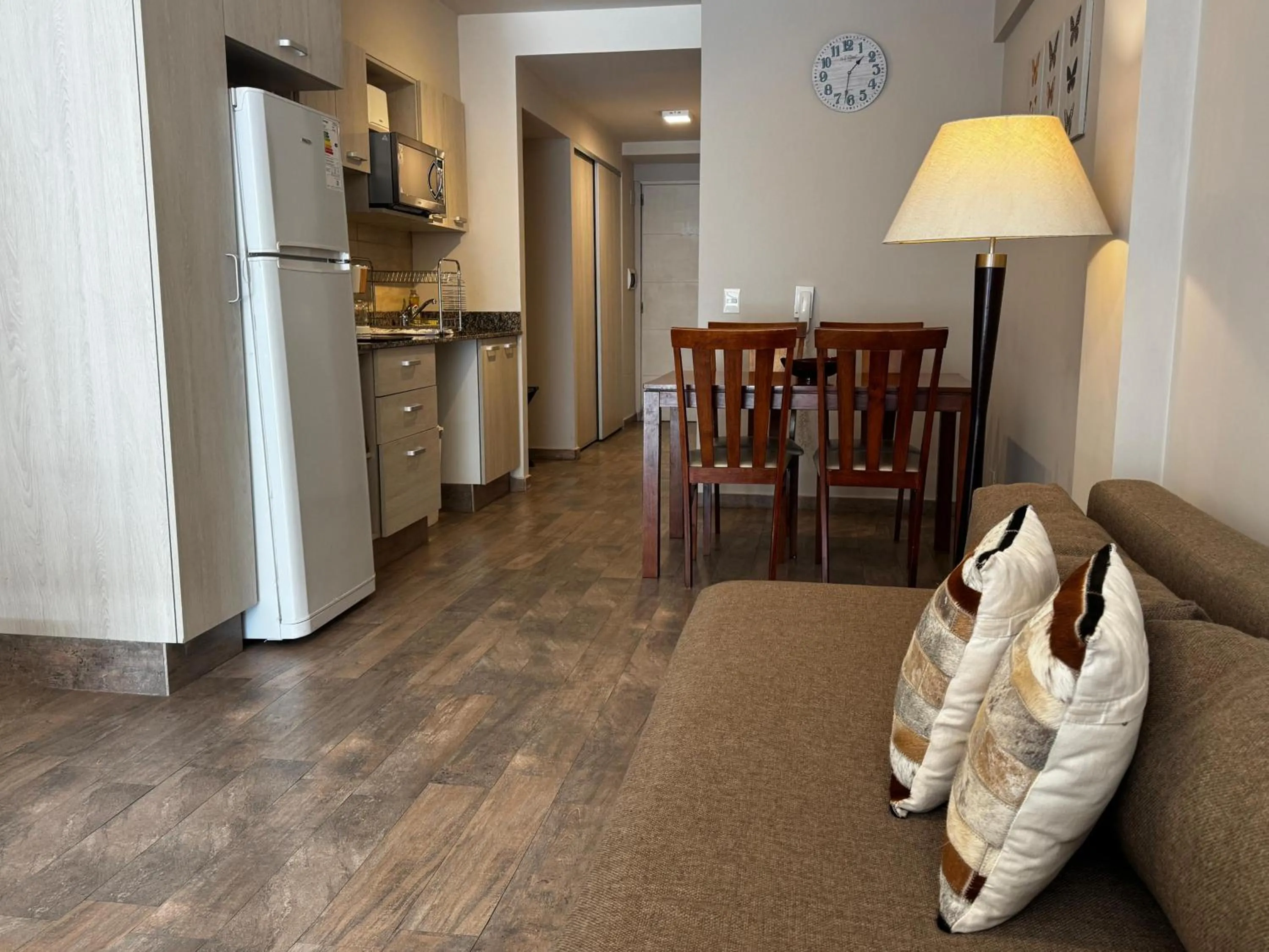 URBANA SUITES & STUDIOS 440