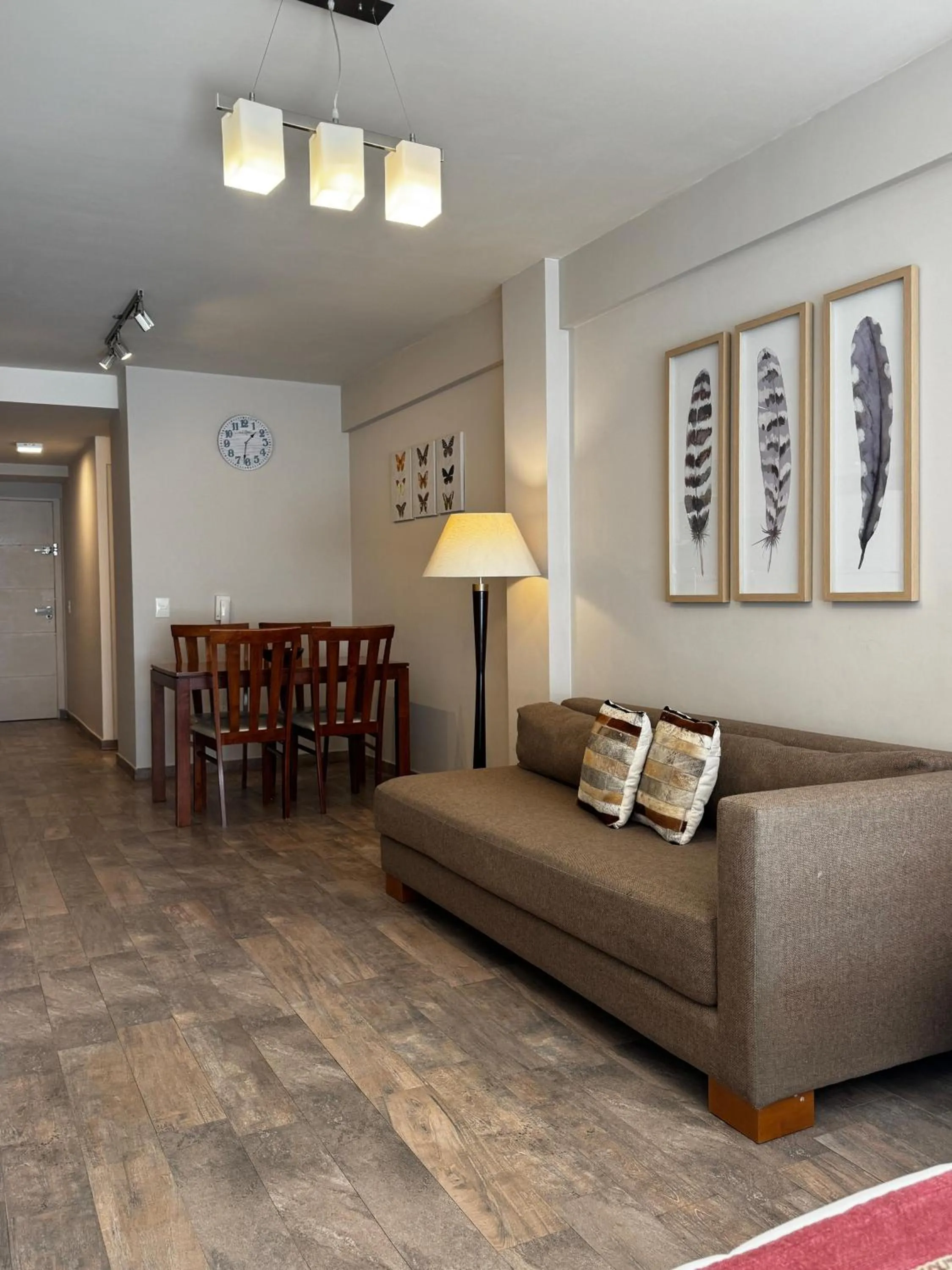 URBANA SUITES & STUDIOS 440