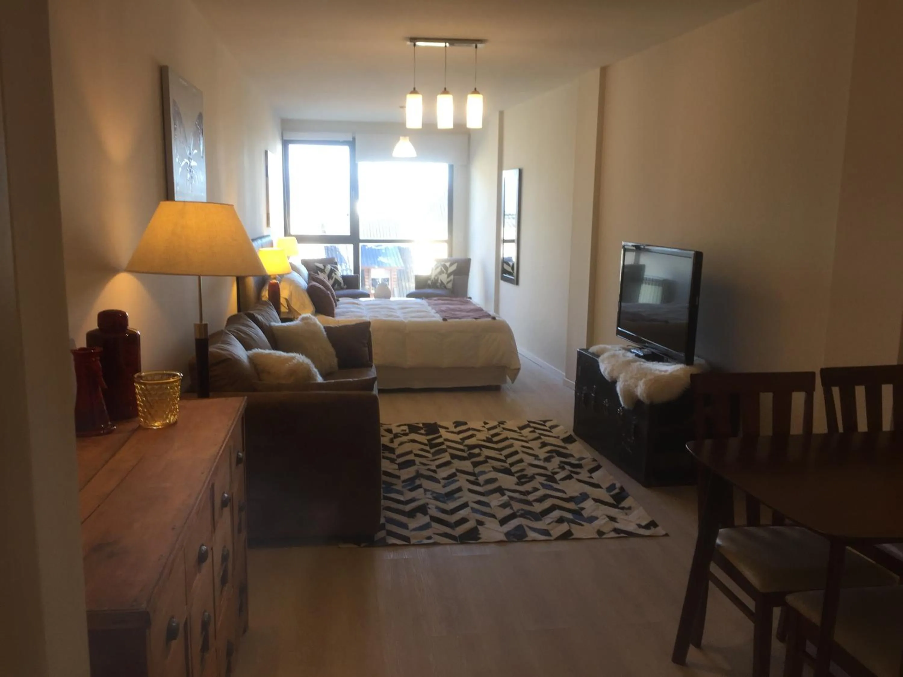 URBANA SUITES & STUDIOS 440