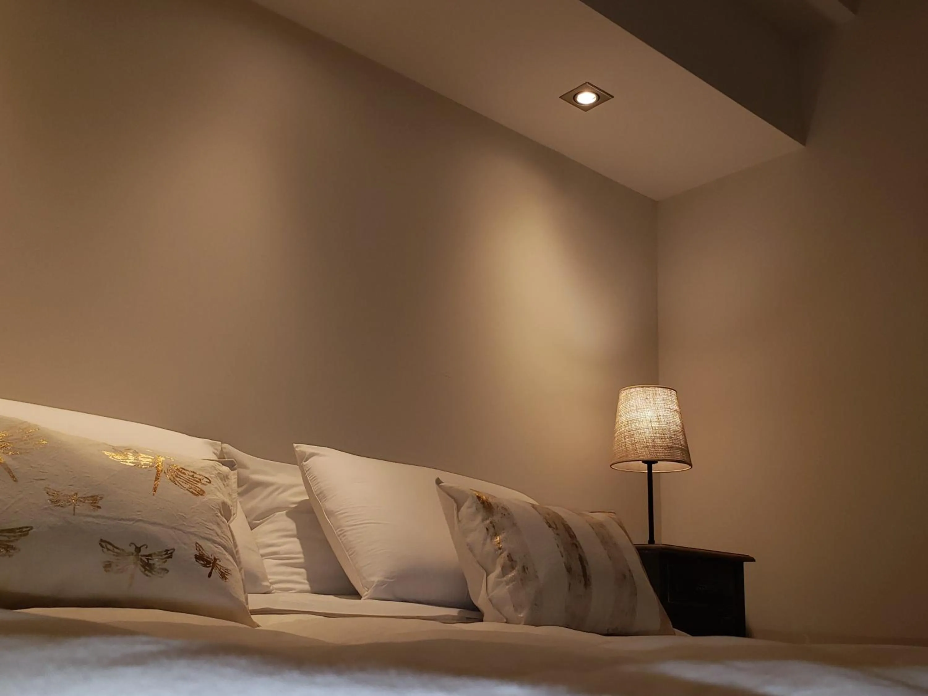 URBANA SUITES & STUDIOS 440