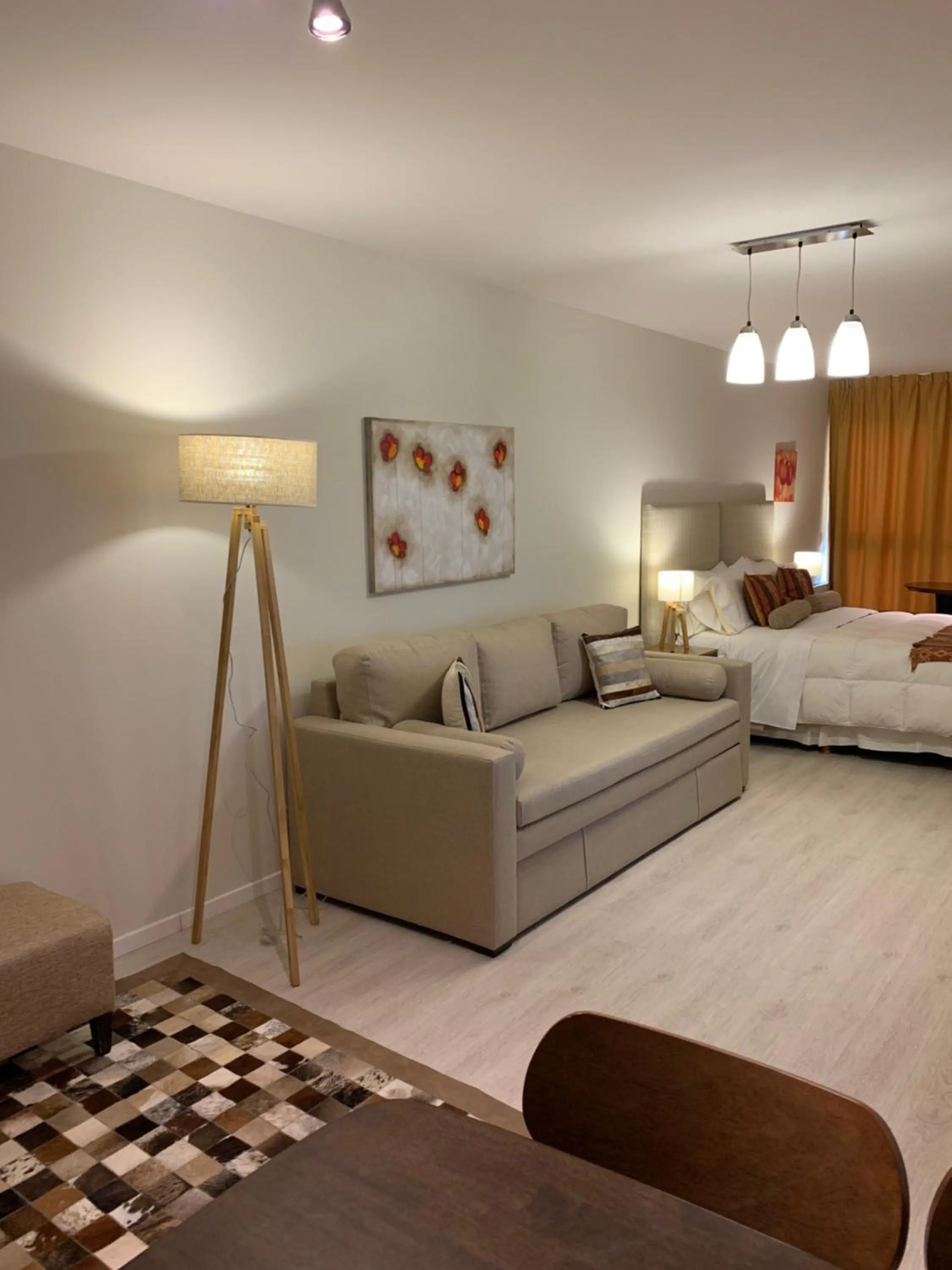 URBANA SUITES & STUDIOS 440