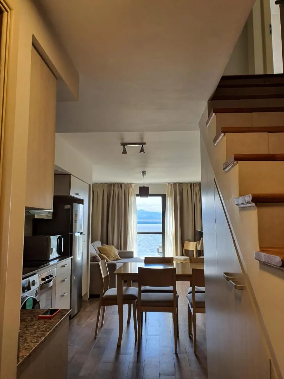 URBANA SUITES & STUDIOS 440