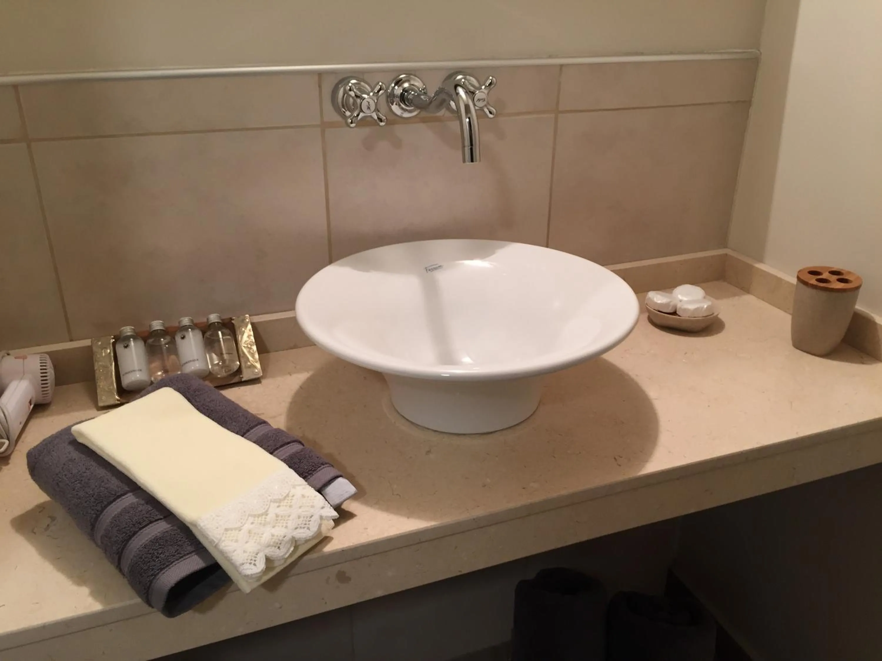 URBANA SUITES & STUDIOS 440