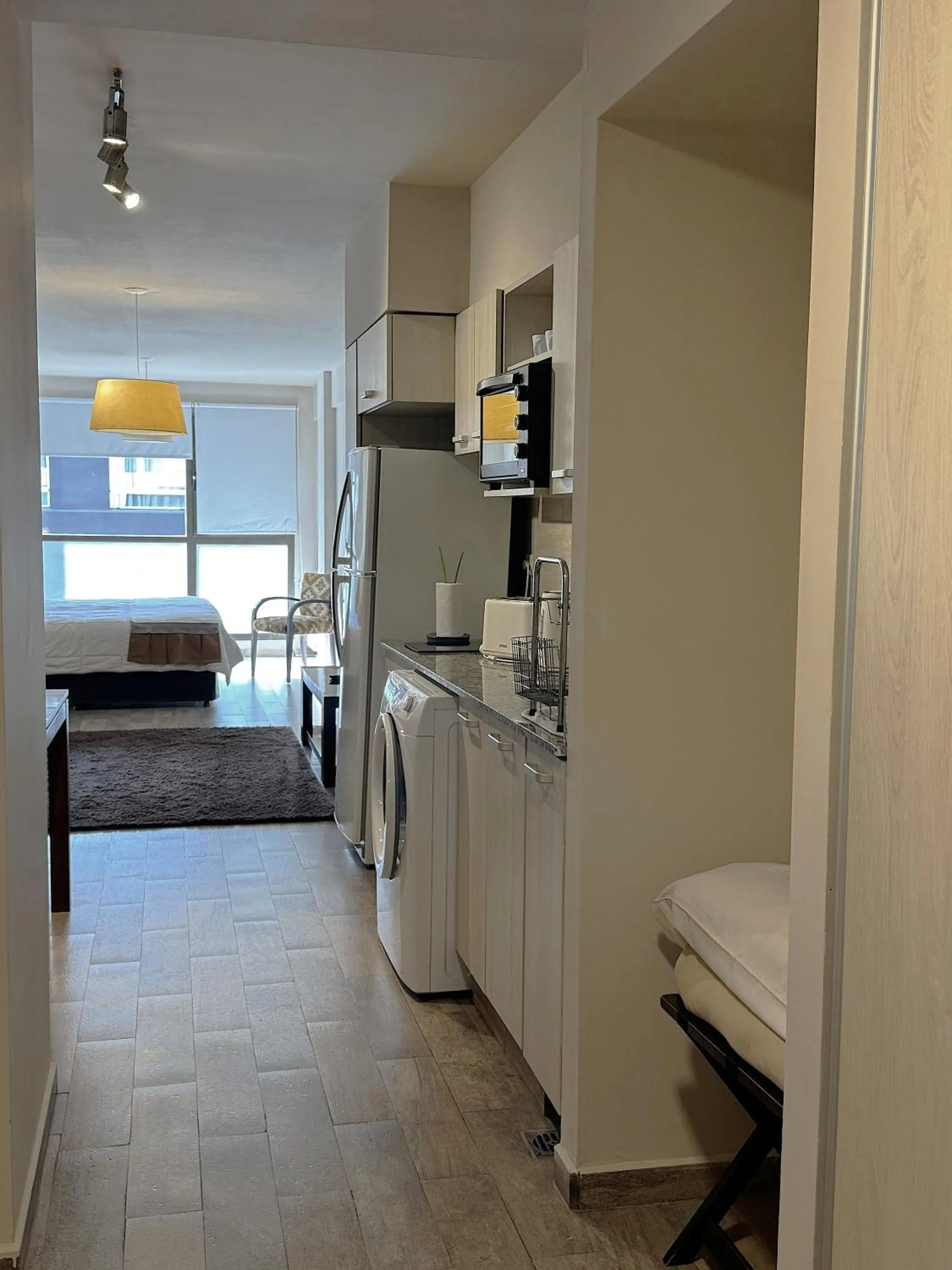 URBANA SUITES & STUDIOS 440