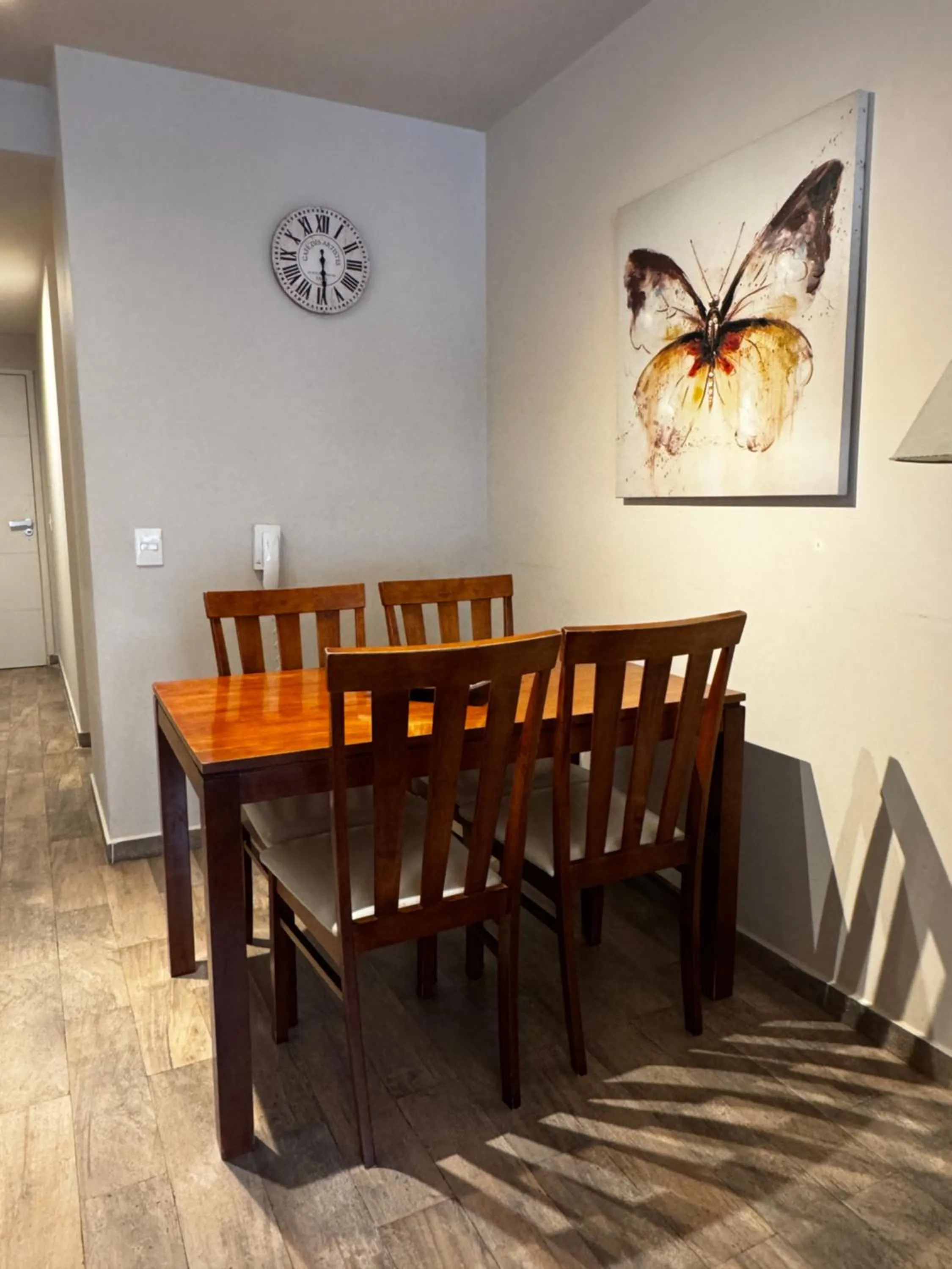 URBANA SUITES & STUDIOS 440