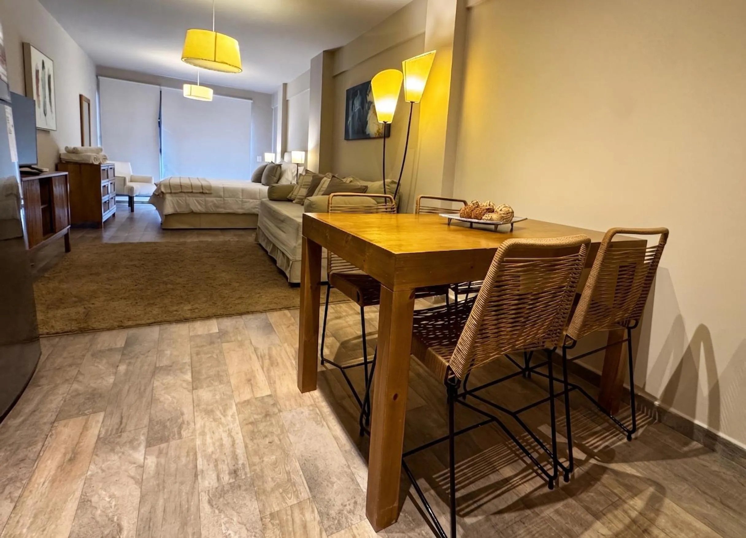 URBANA SUITES & STUDIOS 440
