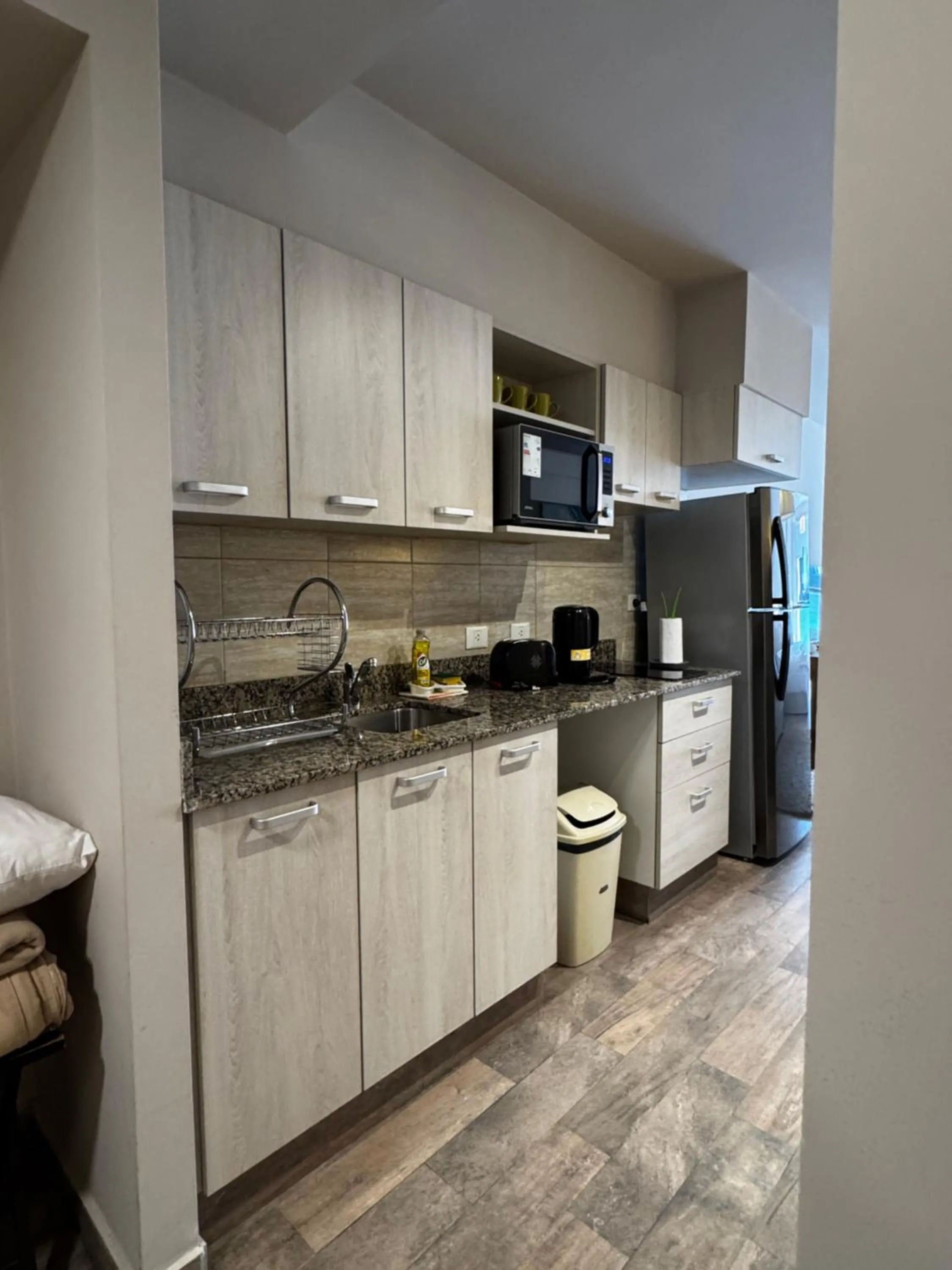 URBANA SUITES & STUDIOS 440
