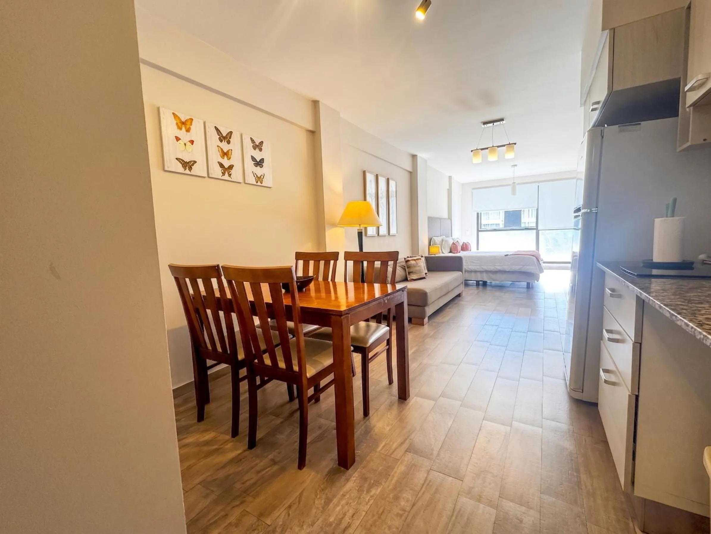URBANA SUITES & STUDIOS 440