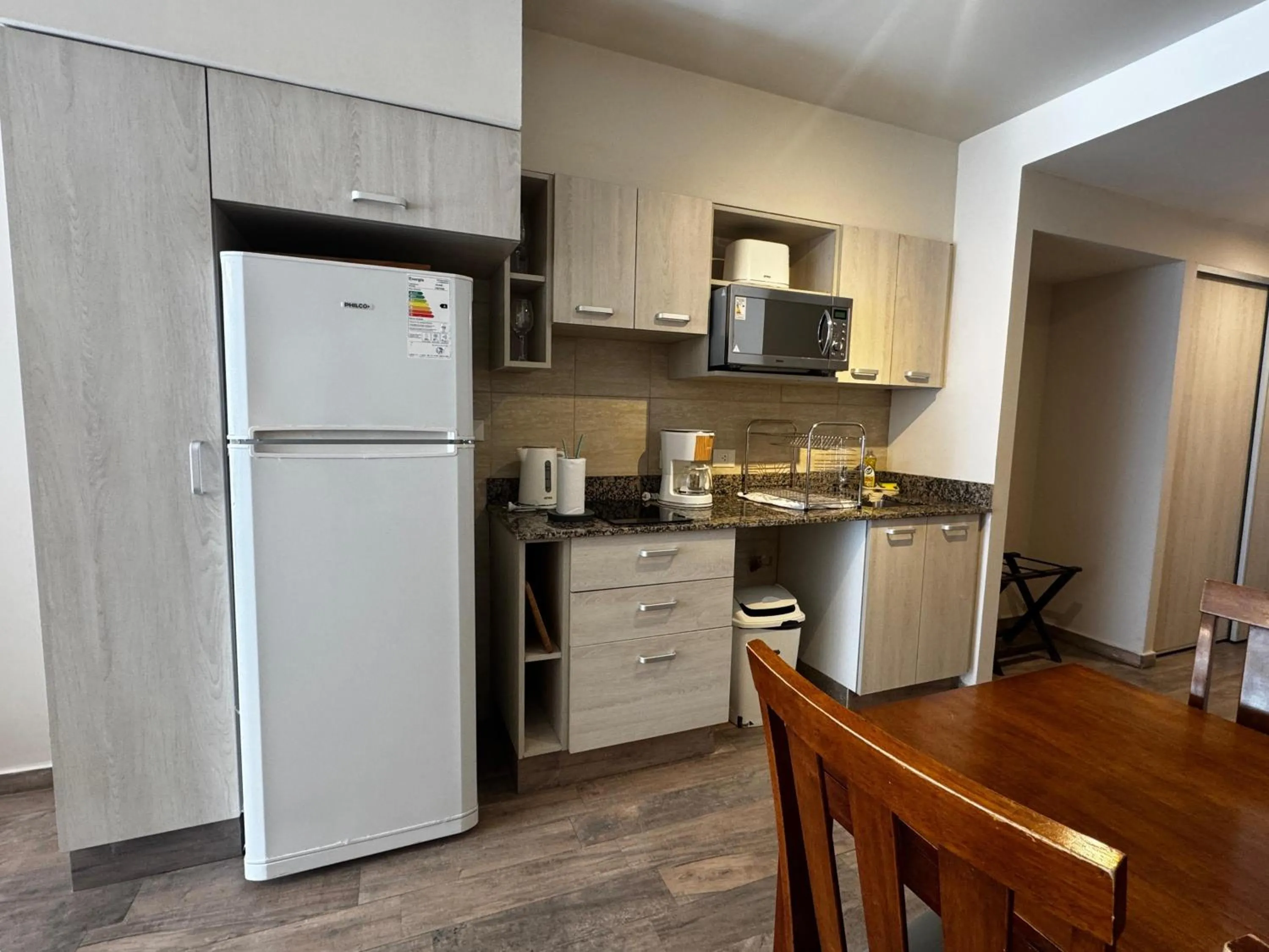 URBANA SUITES & STUDIOS 440