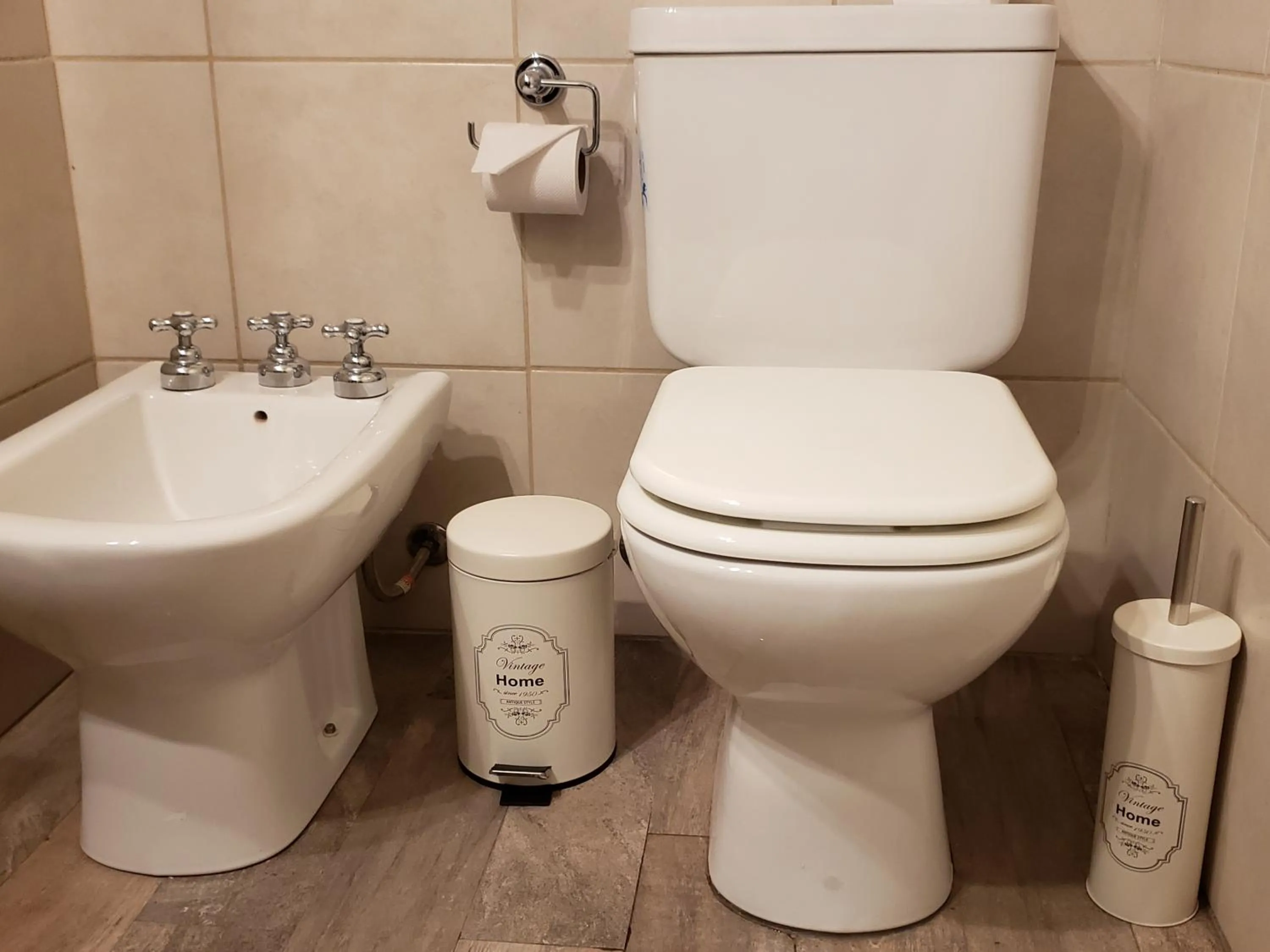URBANA SUITES & STUDIOS 440