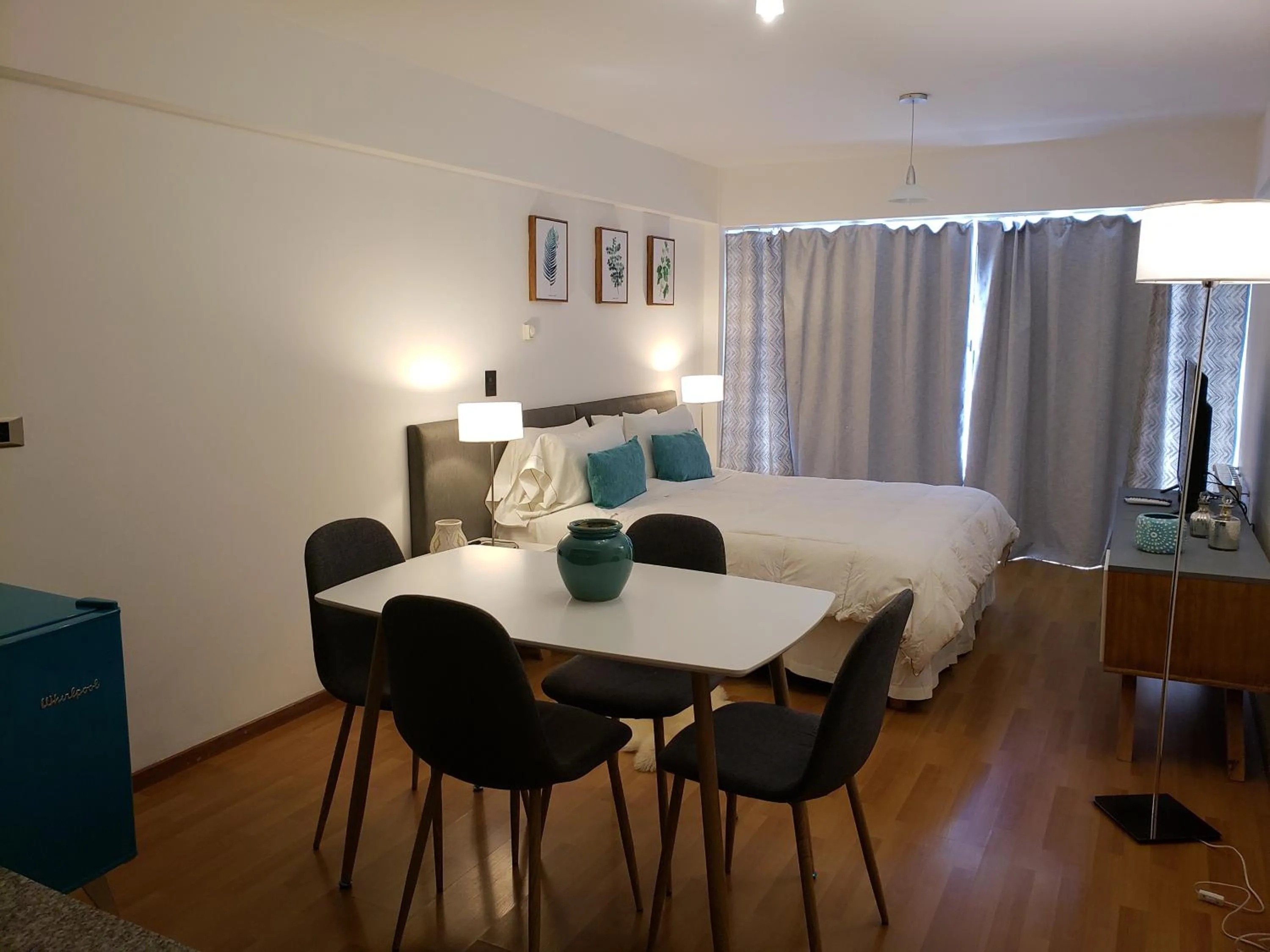 URBANA SUITES & STUDIOS 440