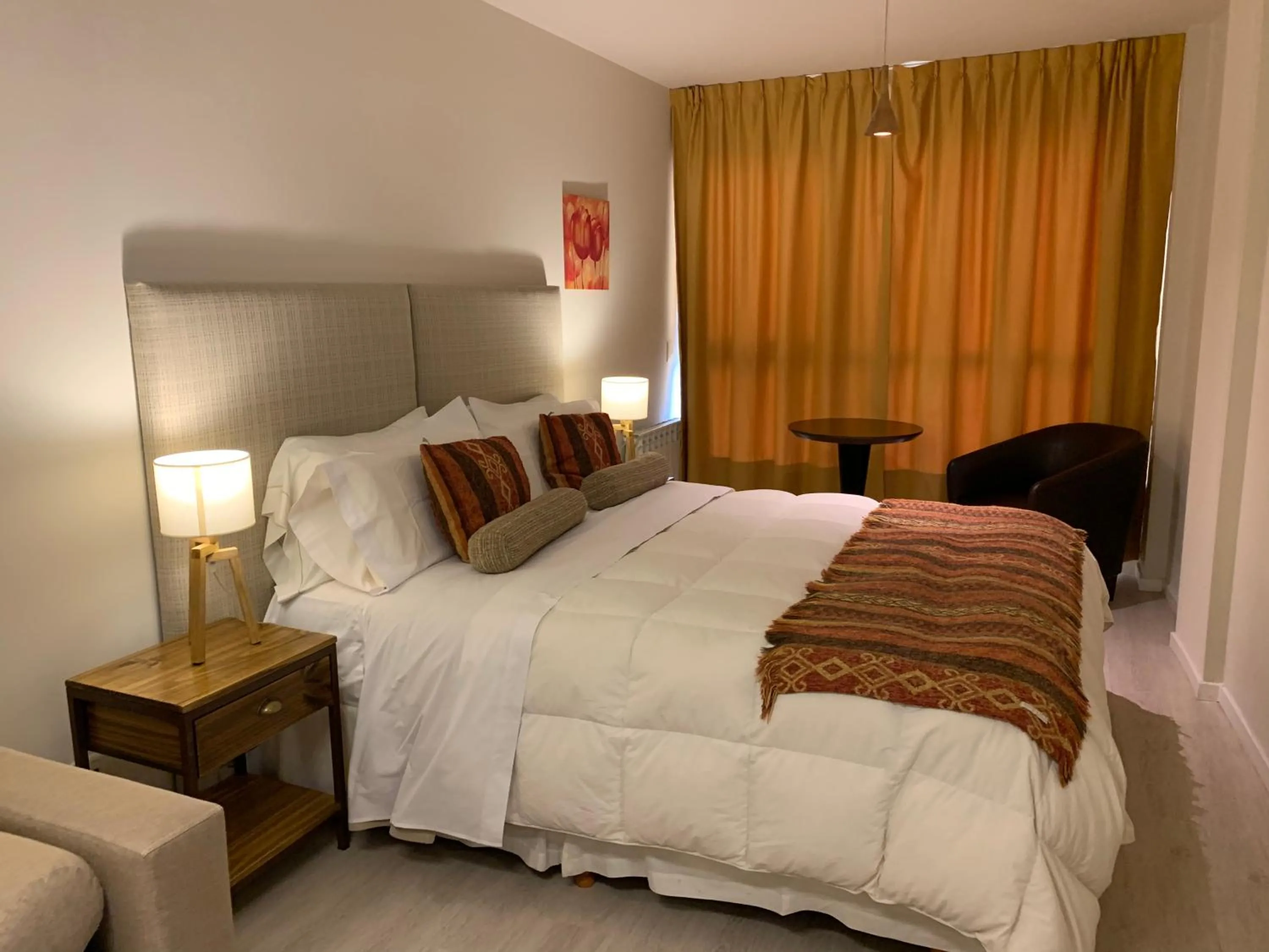 URBANA SUITES & STUDIOS 440