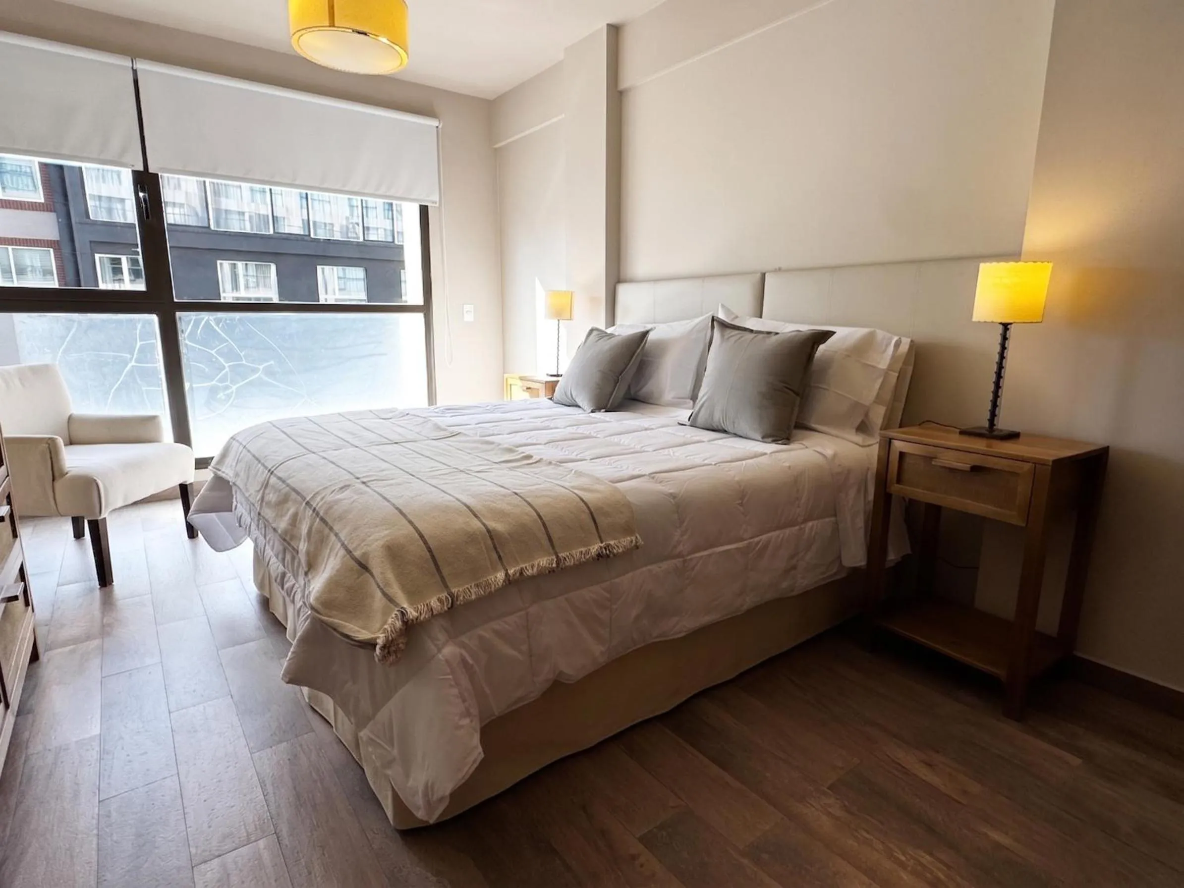 URBANA SUITES & STUDIOS 440