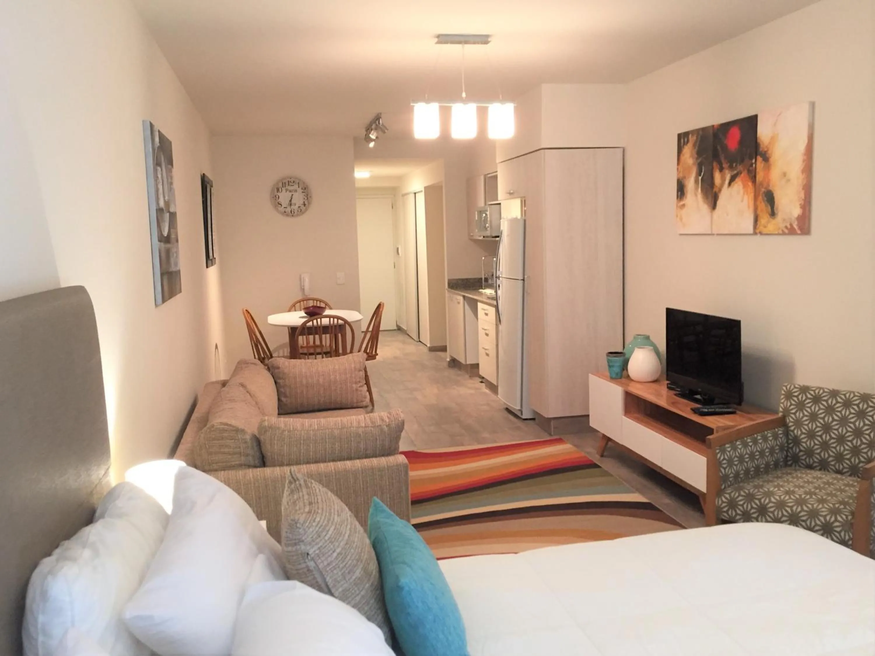 URBANA SUITES & STUDIOS 440