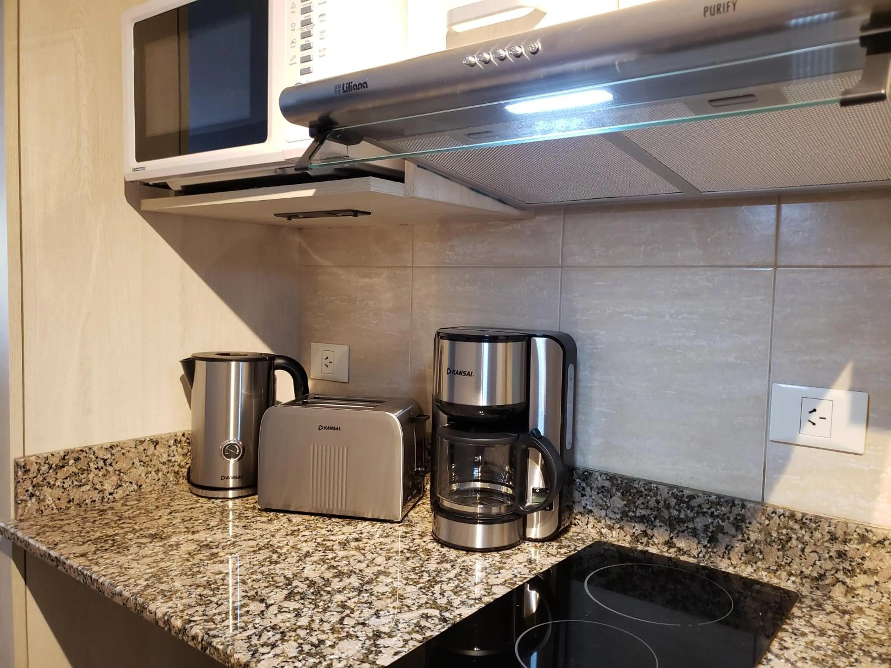URBANA SUITES & STUDIOS 440