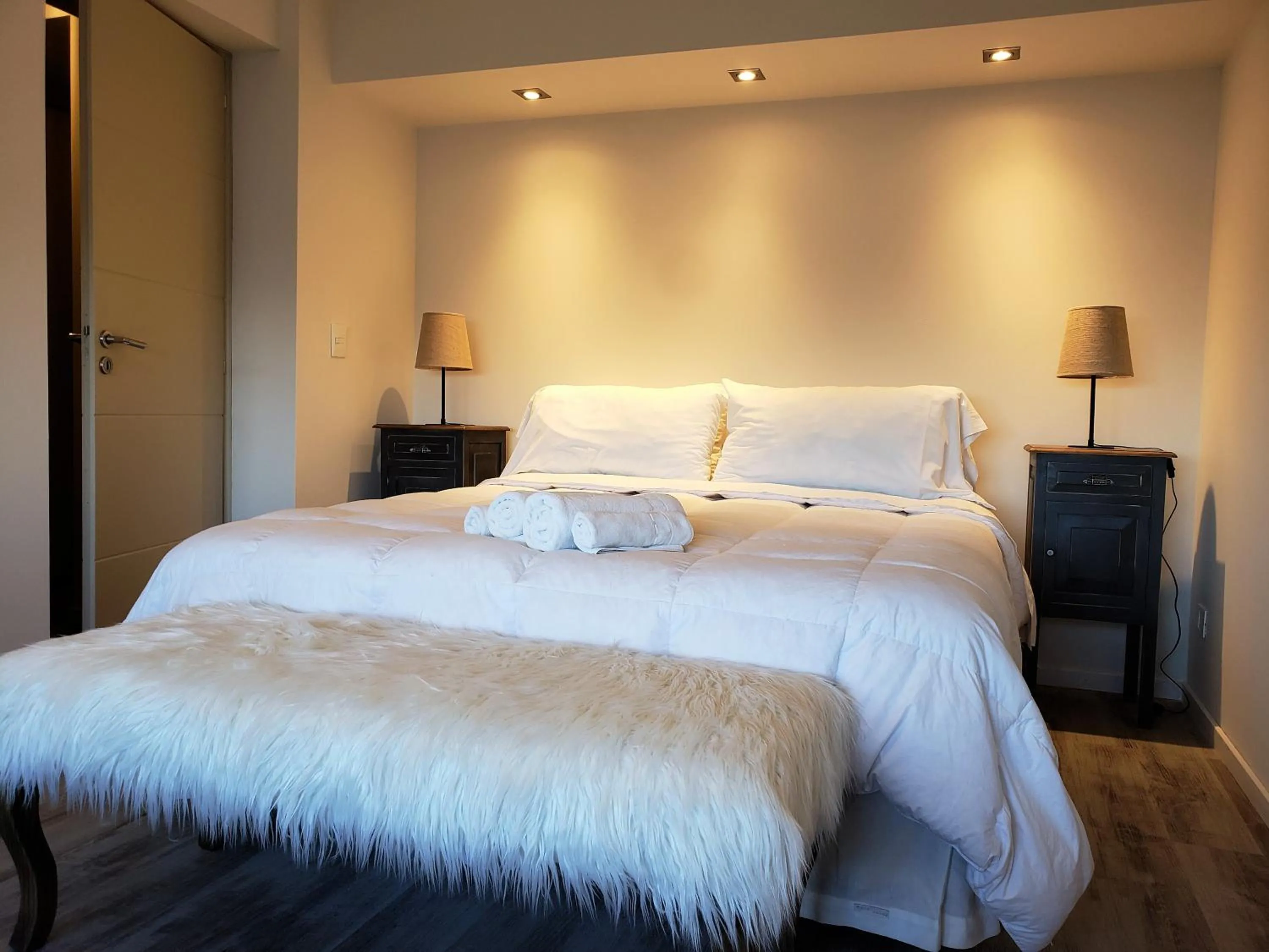 URBANA SUITES & STUDIOS 440