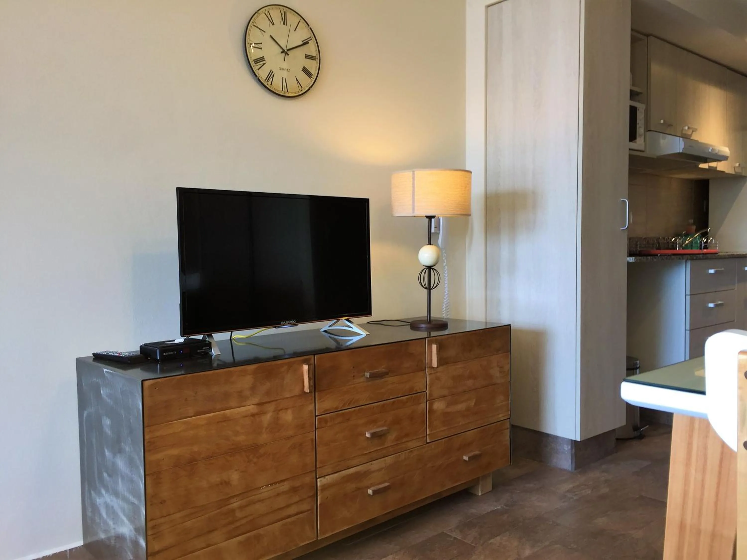 URBANA SUITES & STUDIOS 440