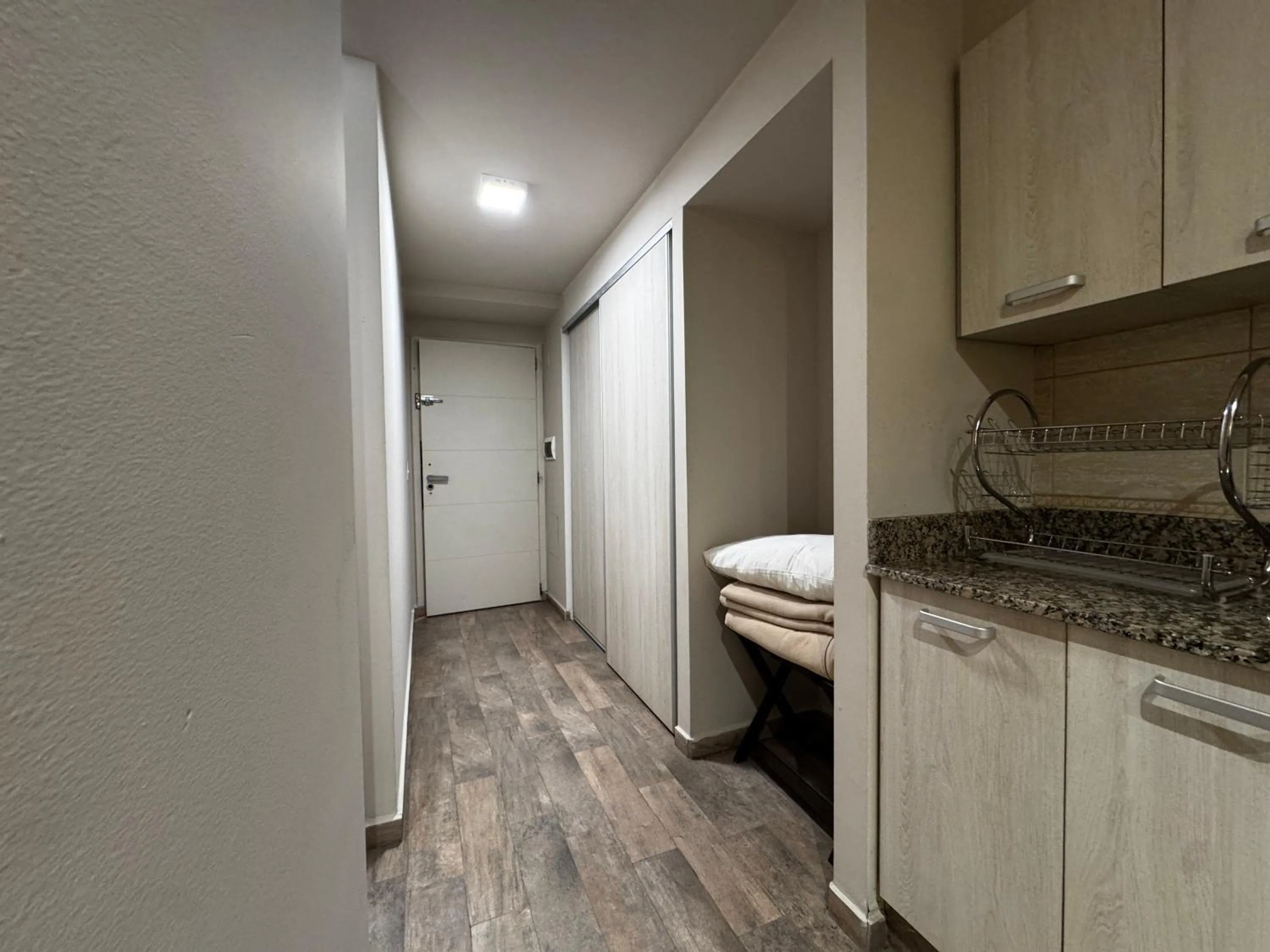 URBANA SUITES & STUDIOS 440
