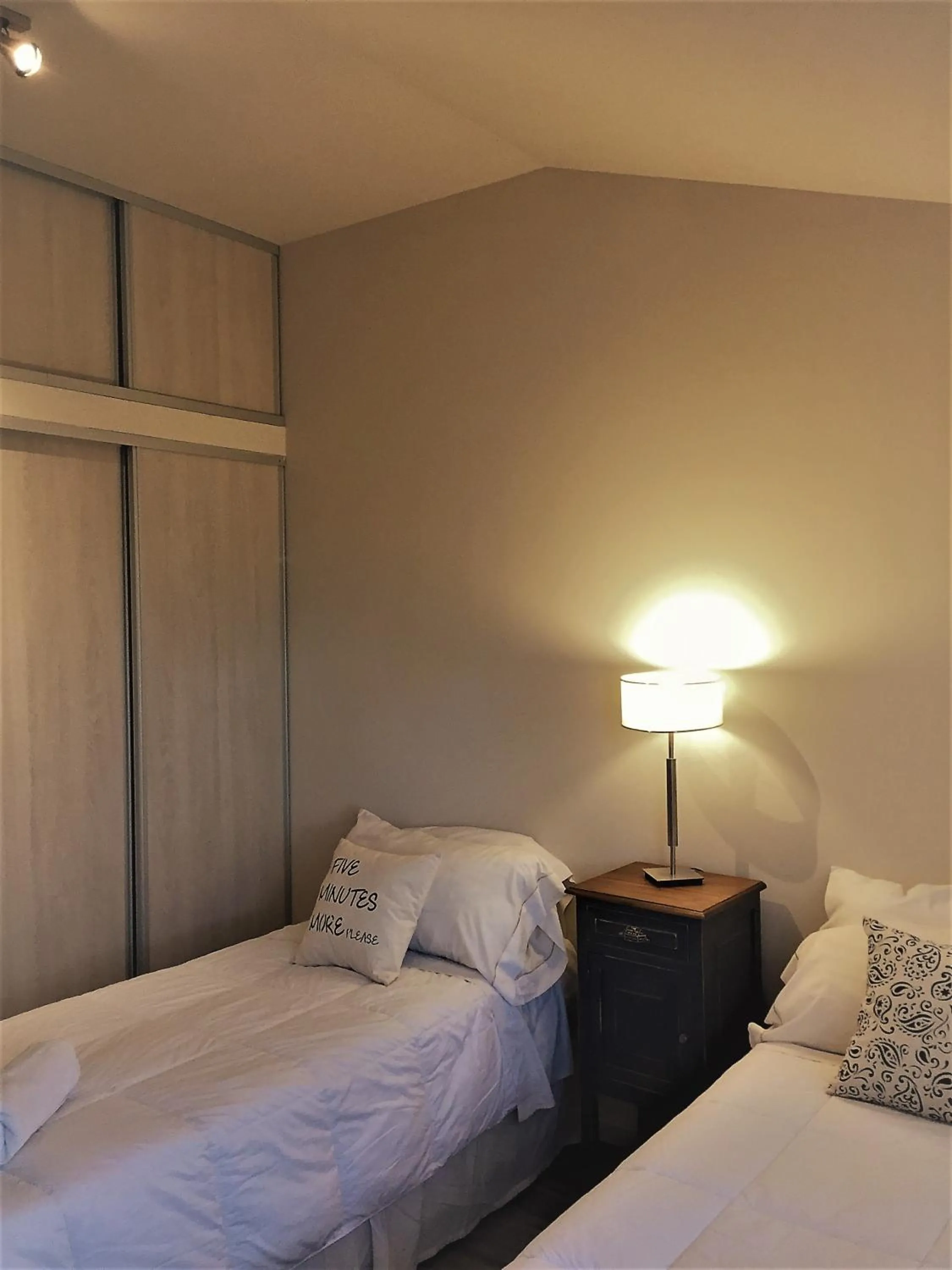 URBANA SUITES & STUDIOS 440