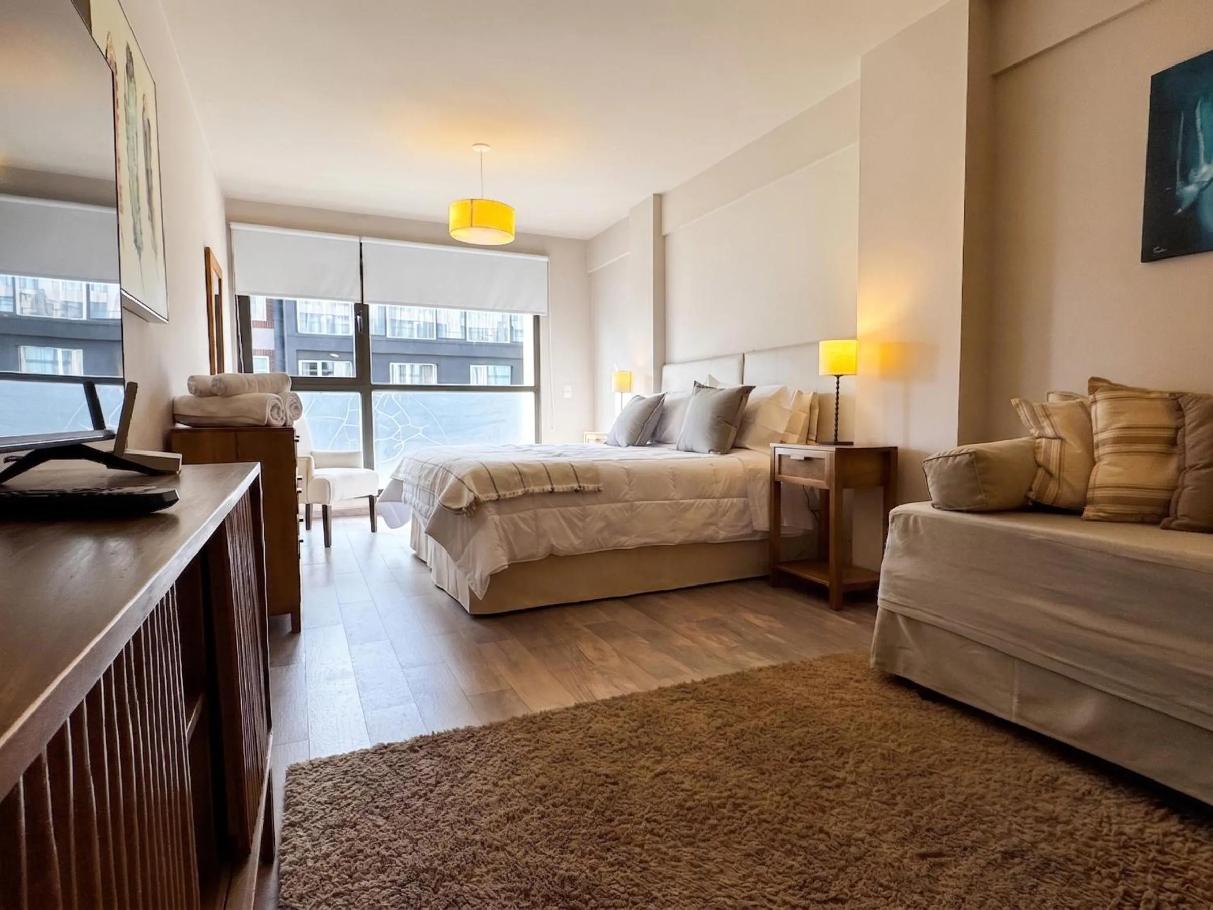URBANA SUITES & STUDIOS 440