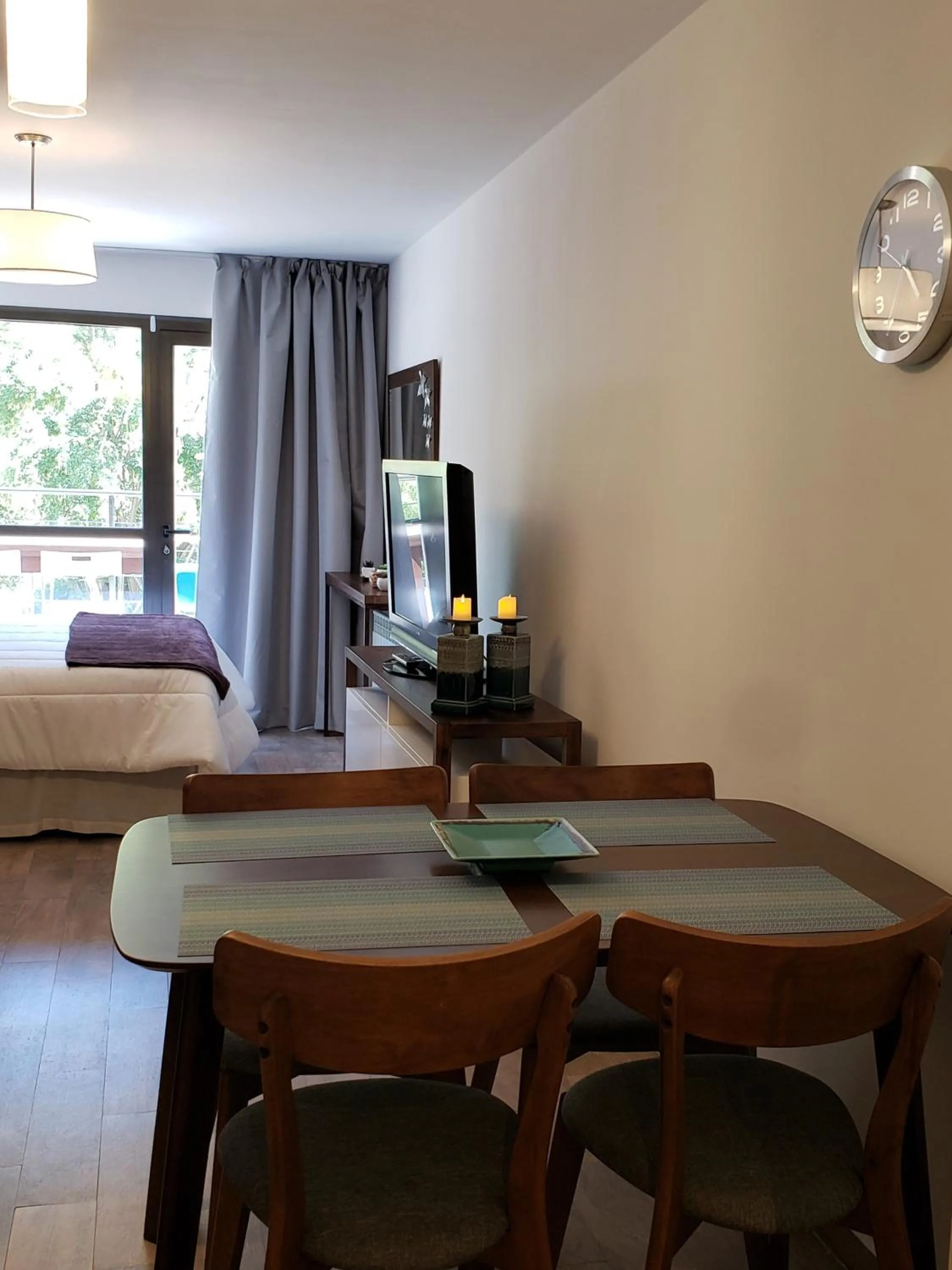 URBANA SUITES & STUDIOS 440