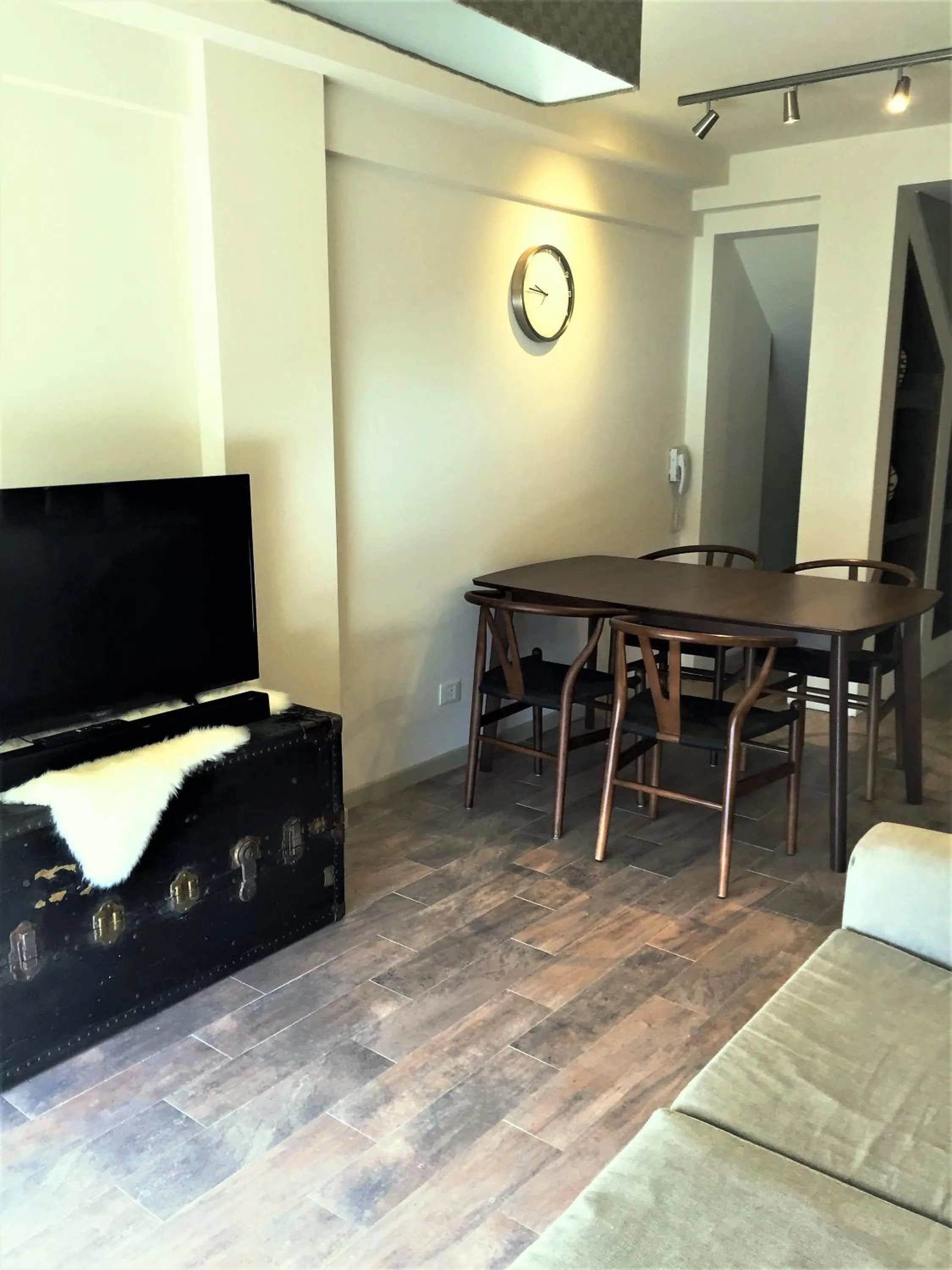 URBANA SUITES & STUDIOS 440