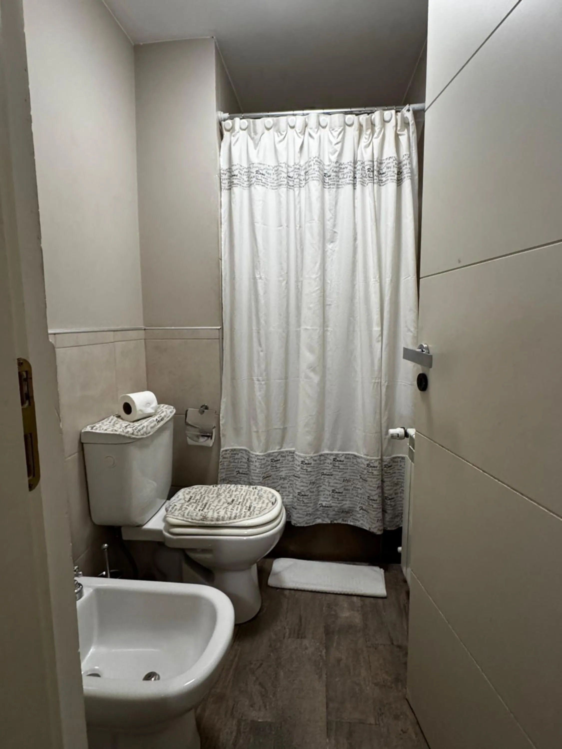 URBANA SUITES & STUDIOS 440
