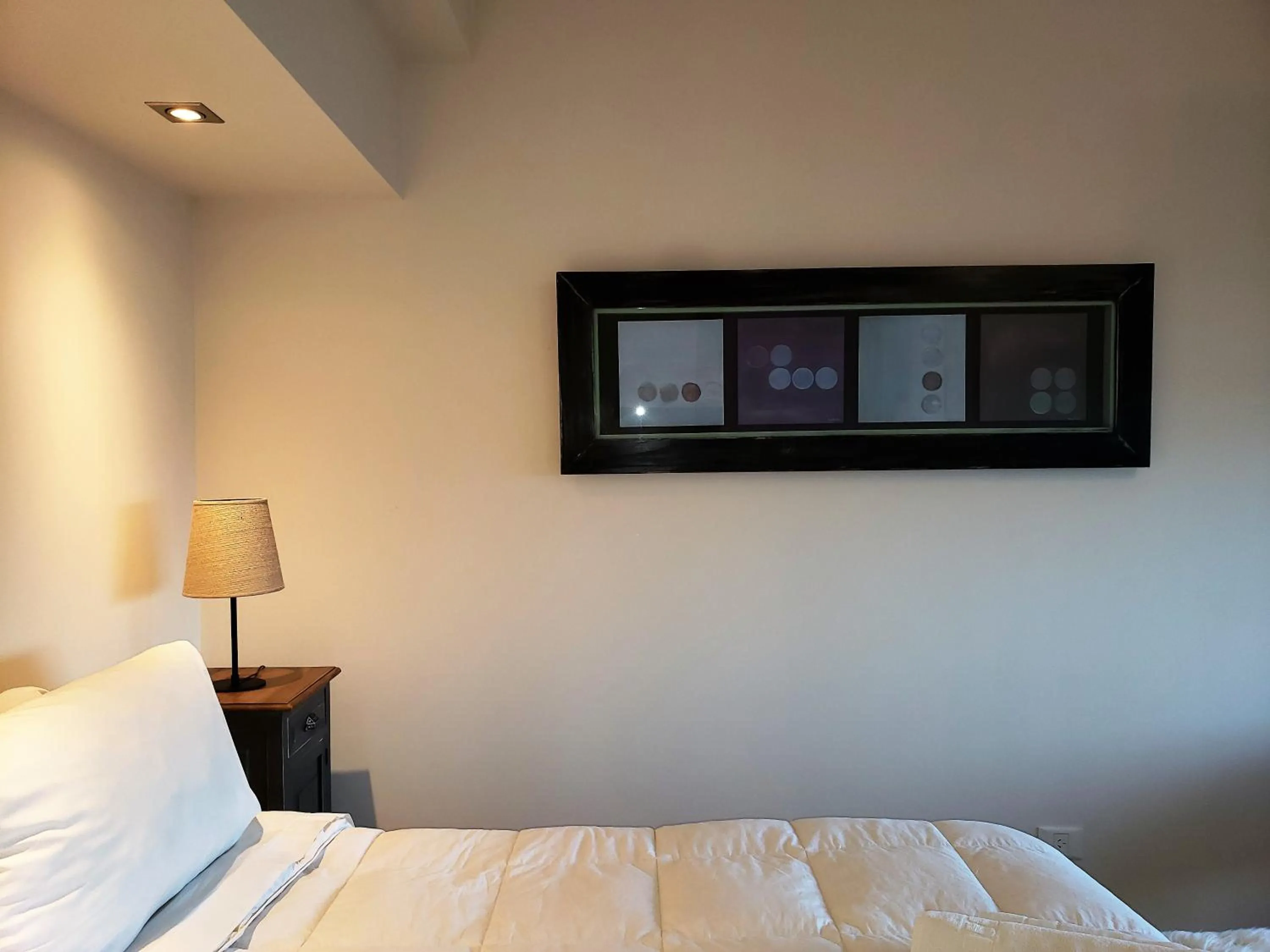 URBANA SUITES & STUDIOS 440