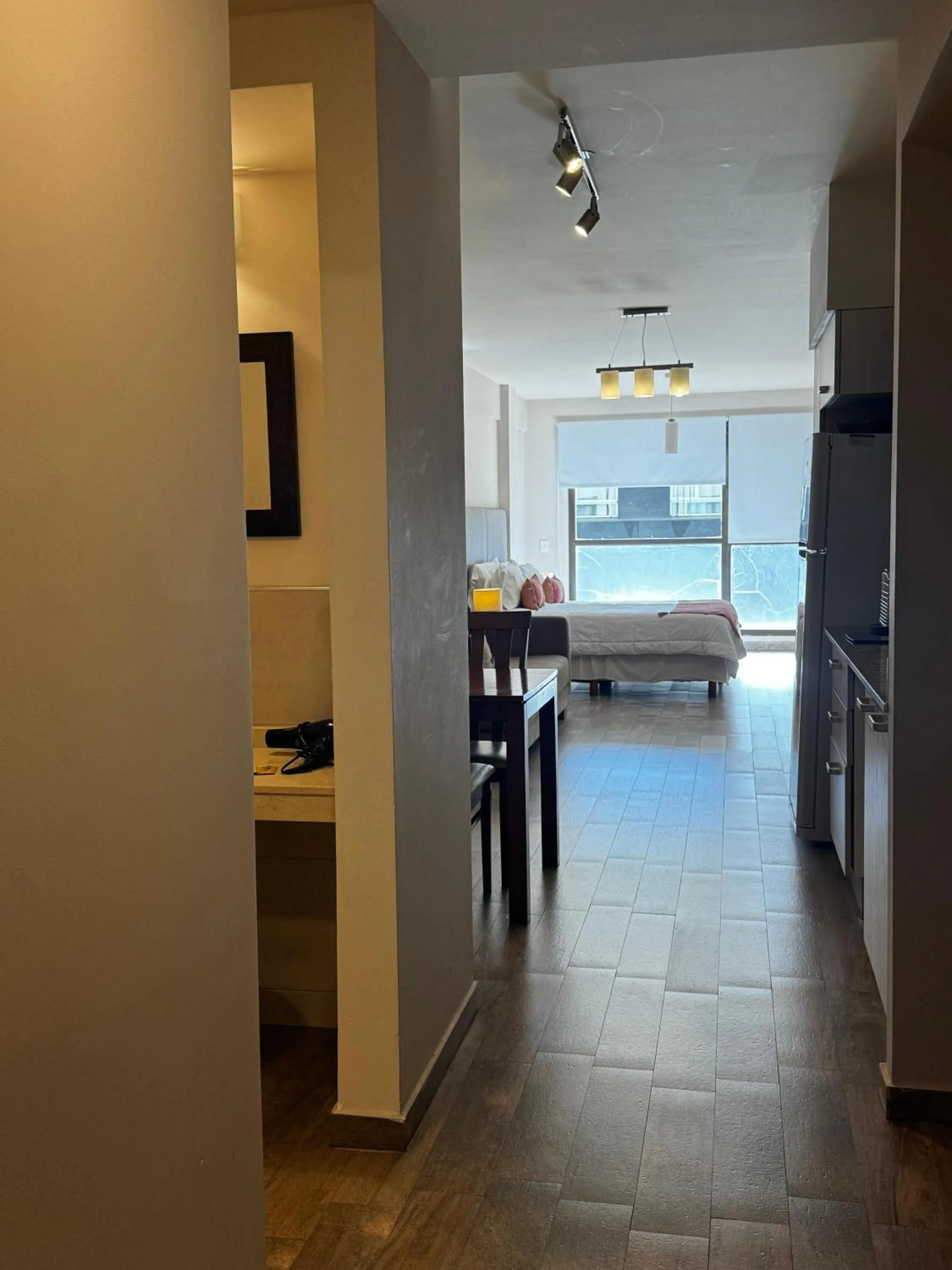 URBANA SUITES & STUDIOS 440