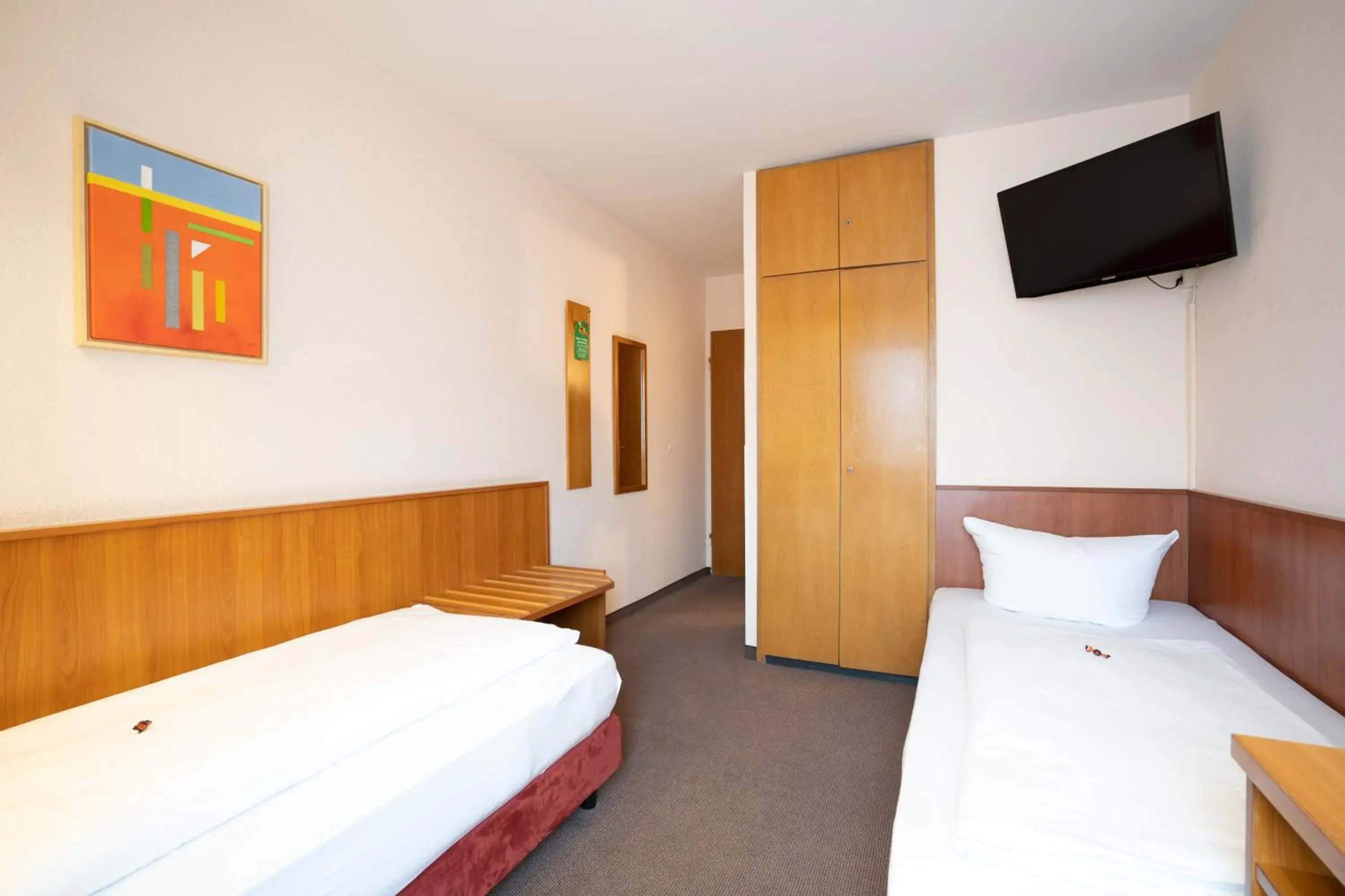 Twin Room in Hotel Zum Prinzen Sinsheim Twin Room in Hotel Zum Prinzen Sinsheim