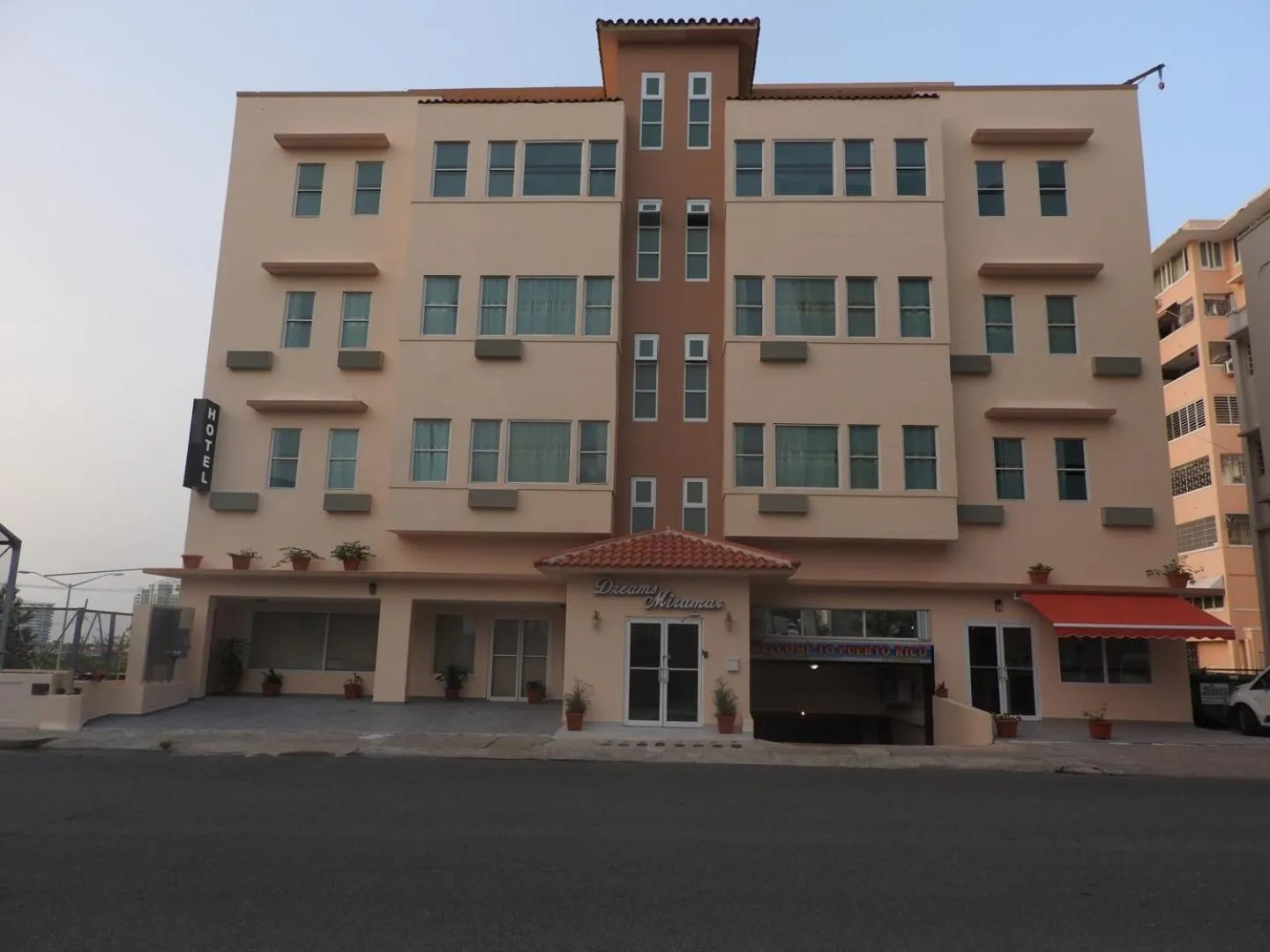 Property building in Dreams Miramar