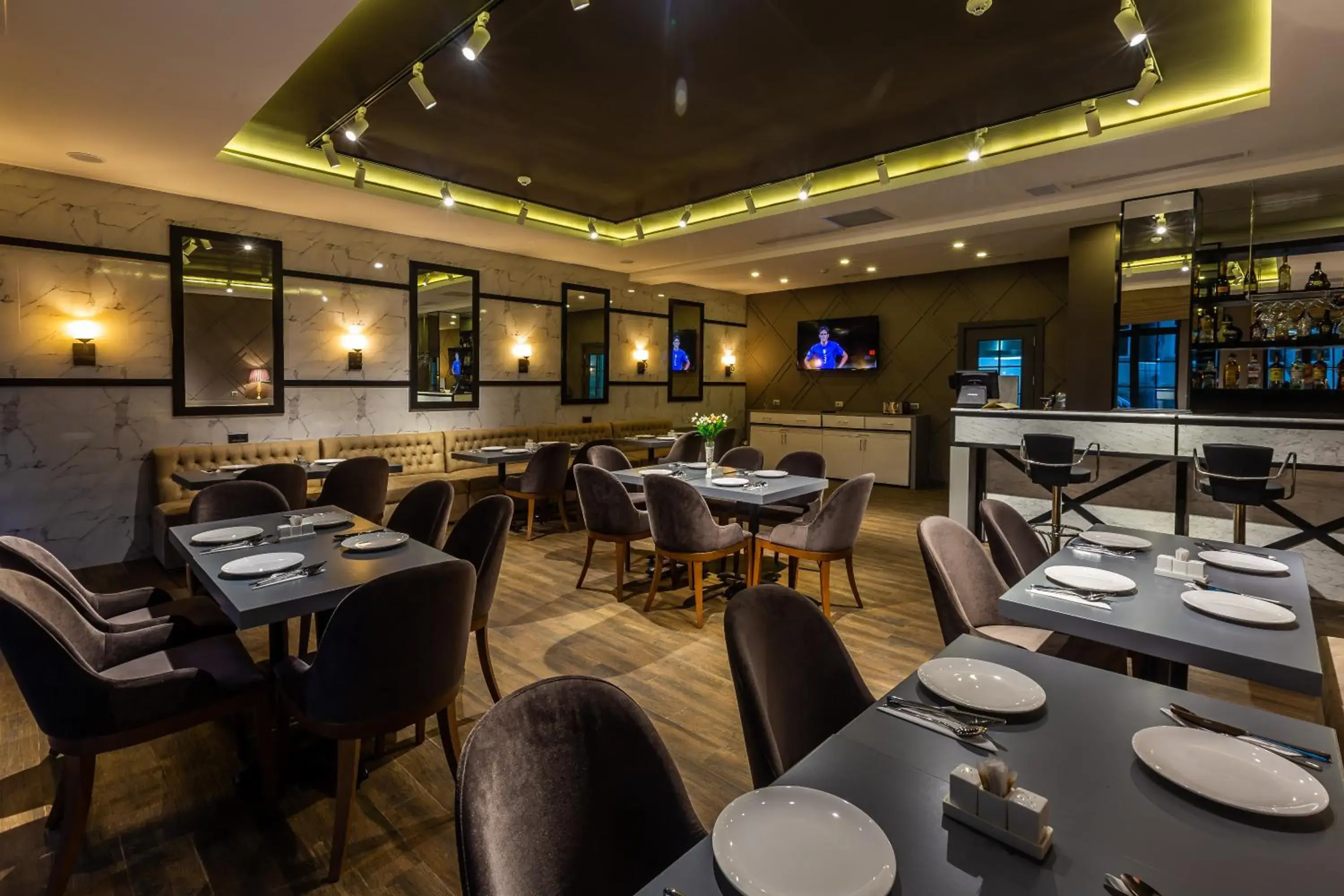 Restaurant/places to eat in Aksent Hotel Restaurant/places to eat in Aksent Hotel