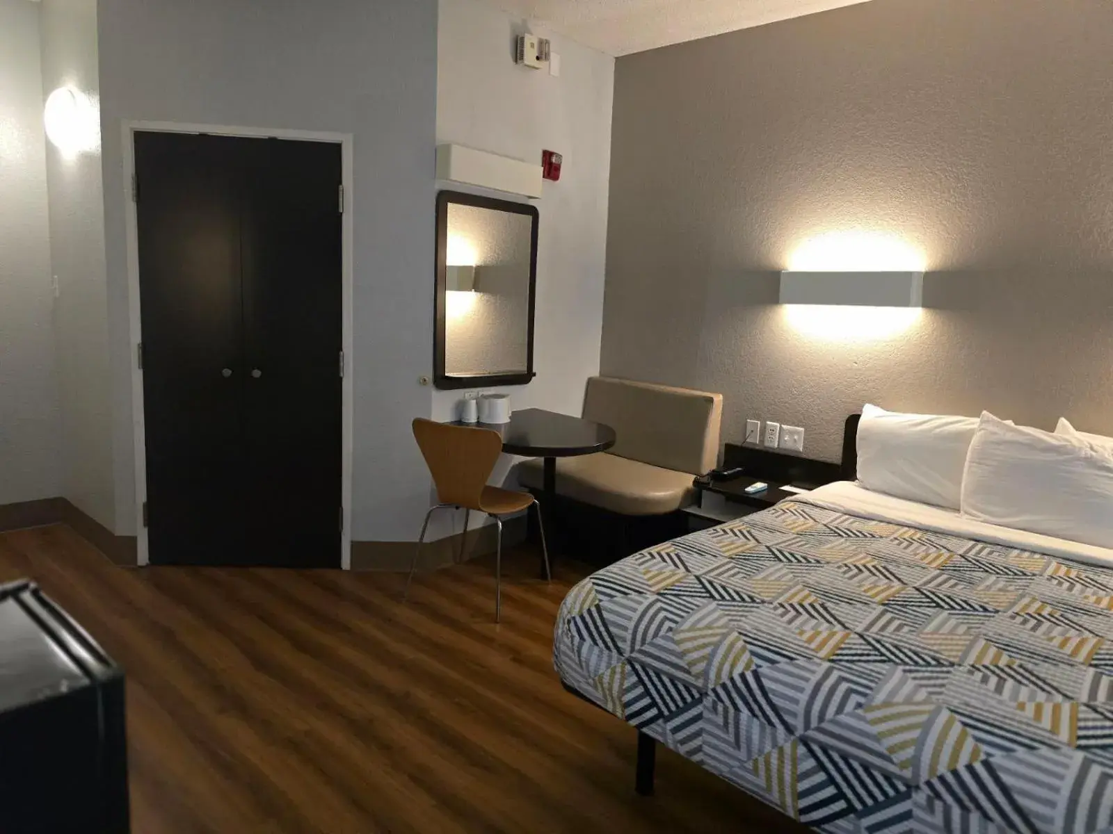 Bedroom, Bed in Motel 6-Biloxi, MS - Beach Bedroom, Bed in Motel 6-Biloxi, MS - Beach