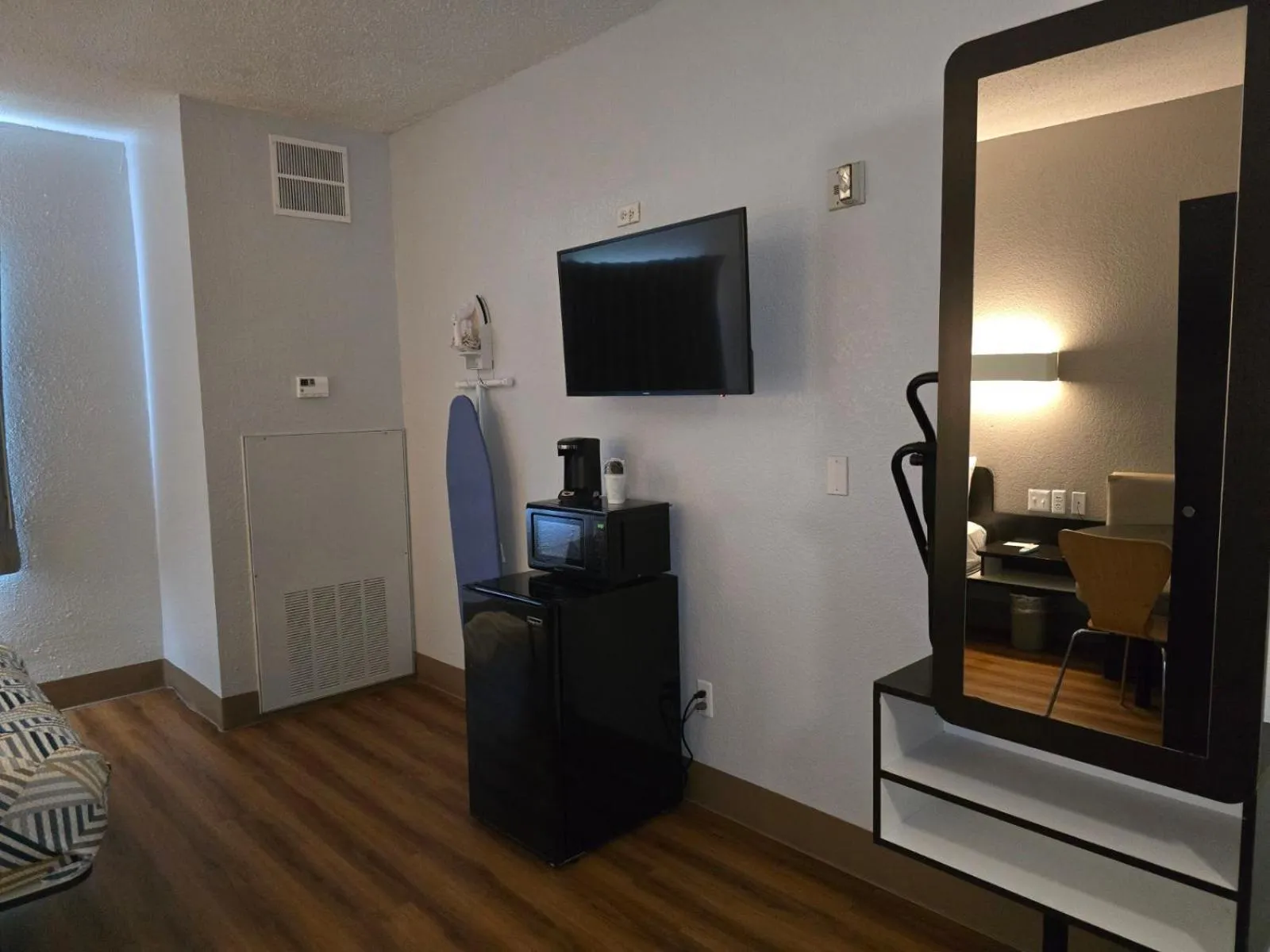 wardrobe in Motel 6-Biloxi, MS - Beach