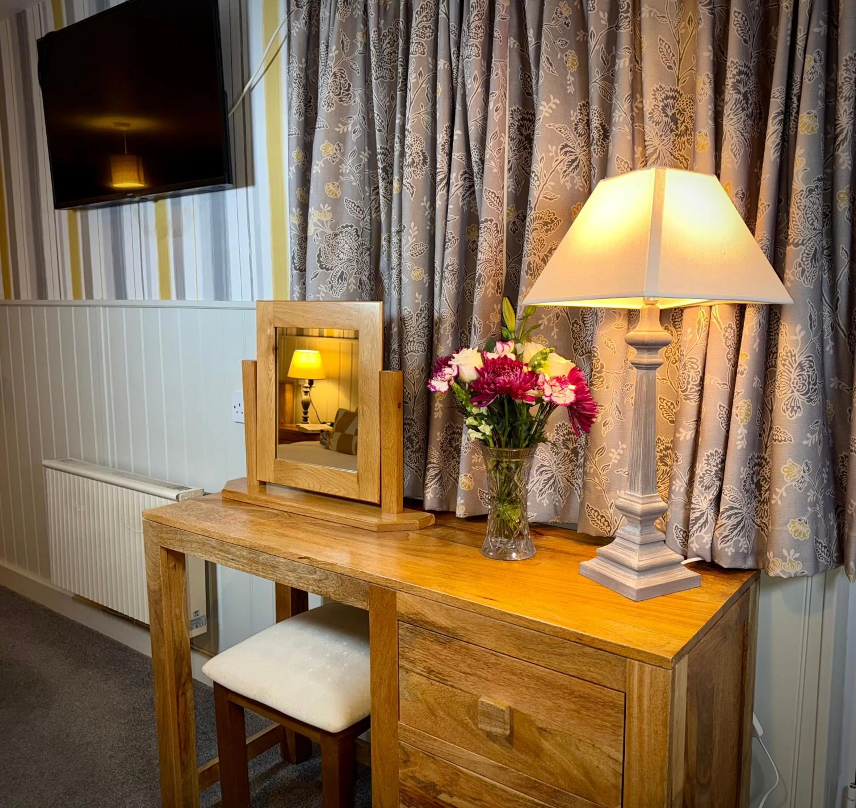 TV and multimedia in Sibton White Horse Inn