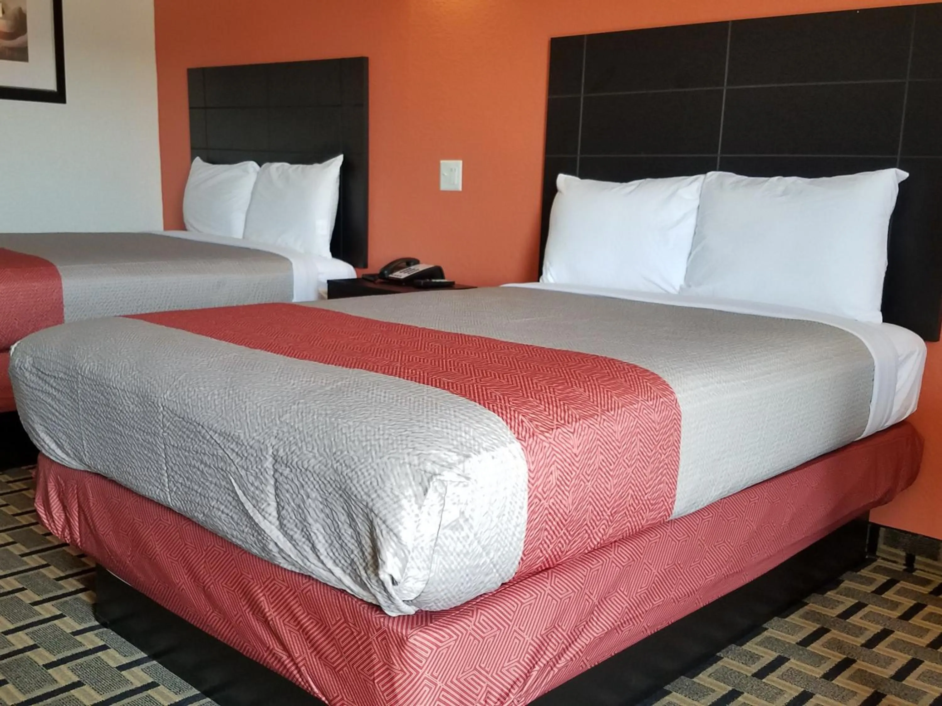 Bedroom, Bed in Motel 6-Houston, TX - Brookhollow