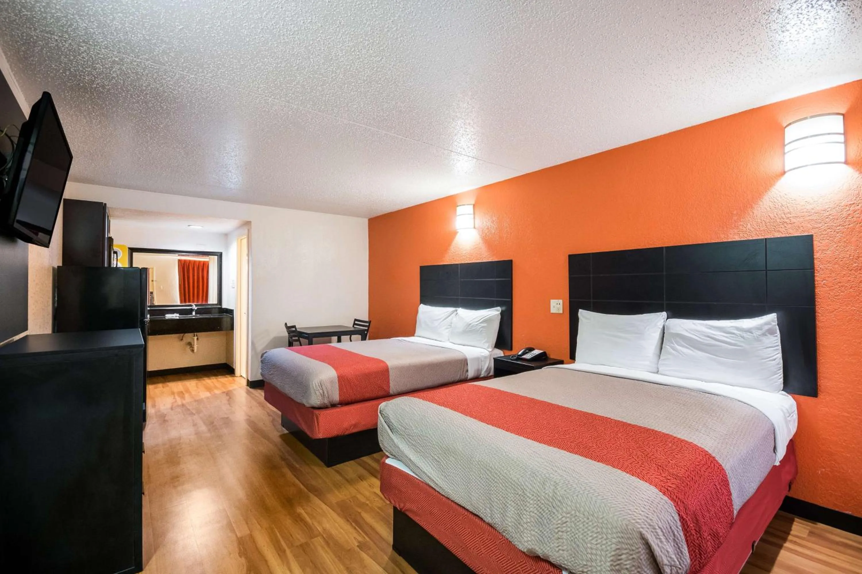 Photo of the whole room, Bed in Motel 6-Houston, TX - Brookhollow