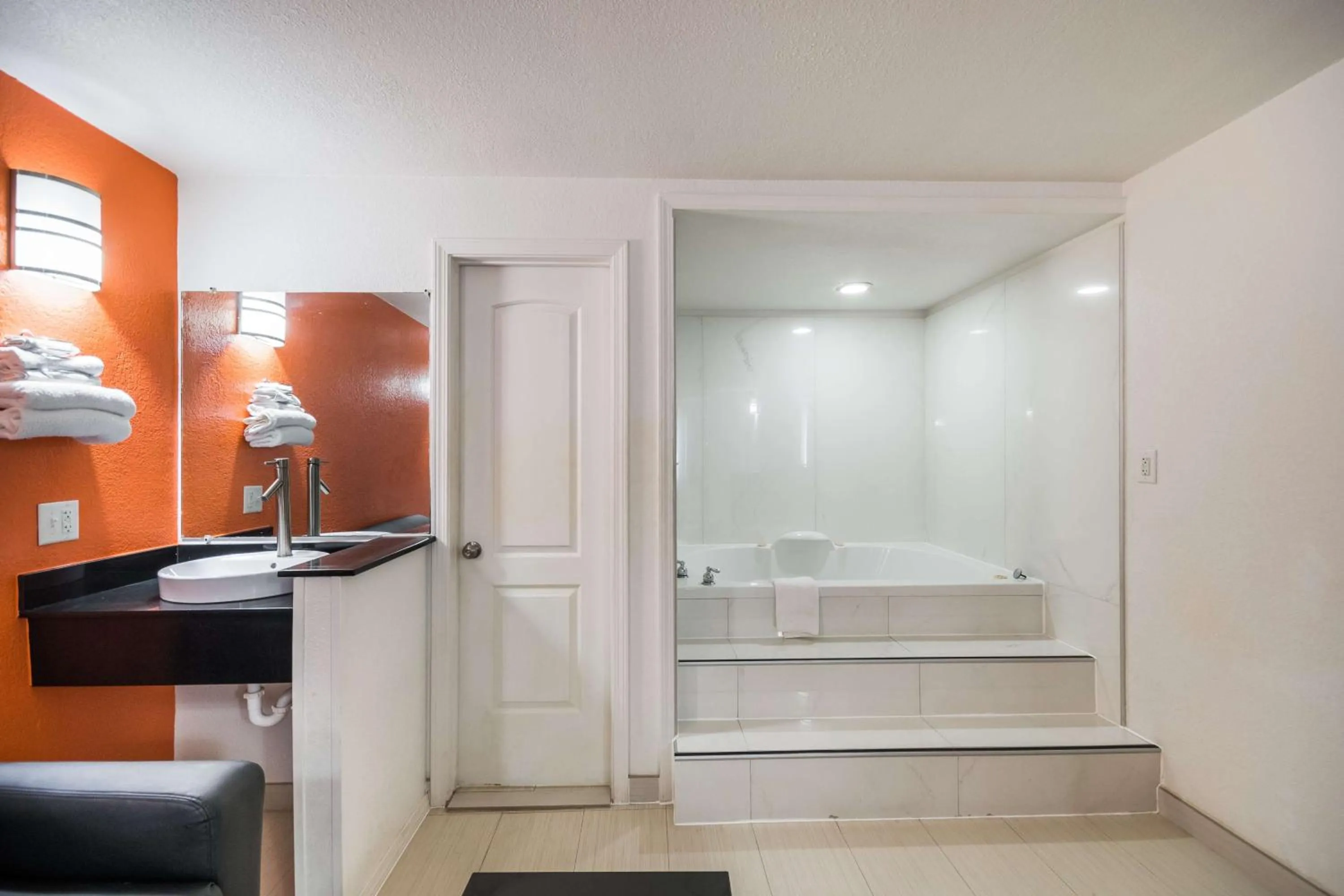 Spa and wellness centre/facilities in Motel 6-Houston, TX - Brookhollow