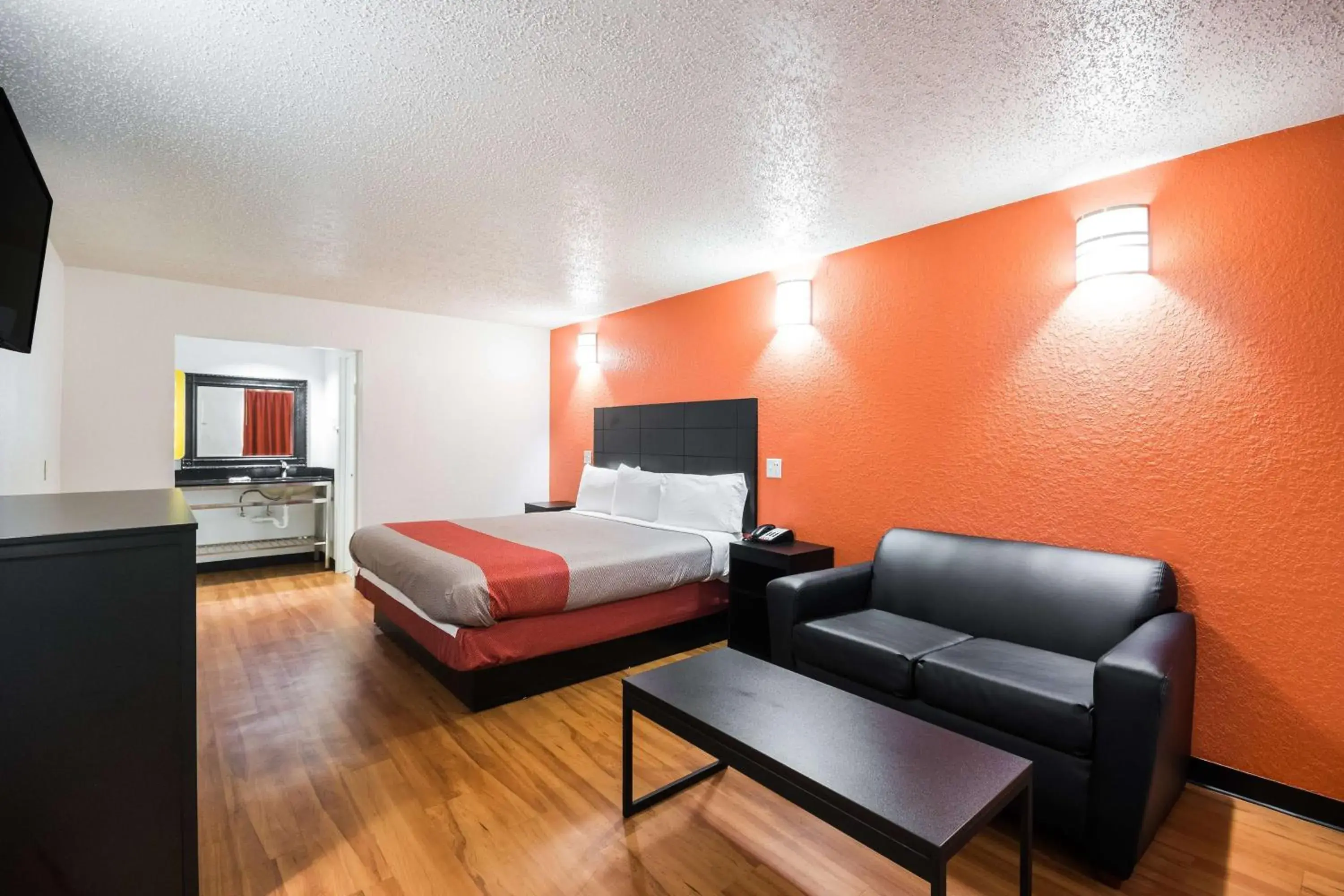 Photo of the whole room, Bed in Motel 6-Houston, TX - Brookhollow Photo of the whole room, Bed in Motel 6-Houston, TX - Brookhollow