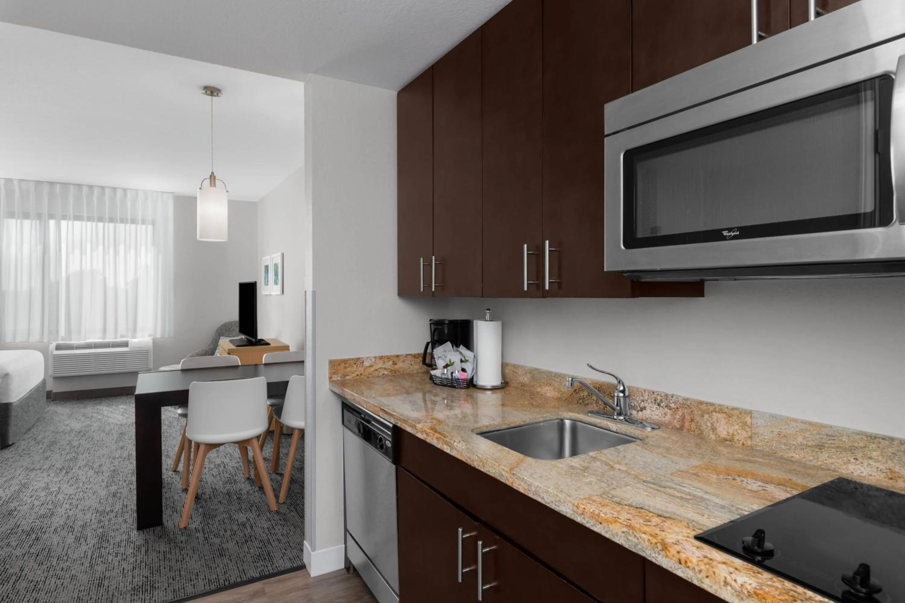 Kitchen or kitchenette in TownPlaces Suite Denver Airport at Gateway Park
