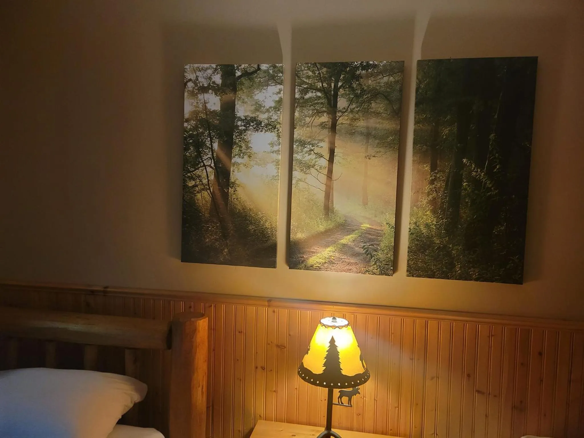 Decorative detail, Bed in Riverbend Guest House