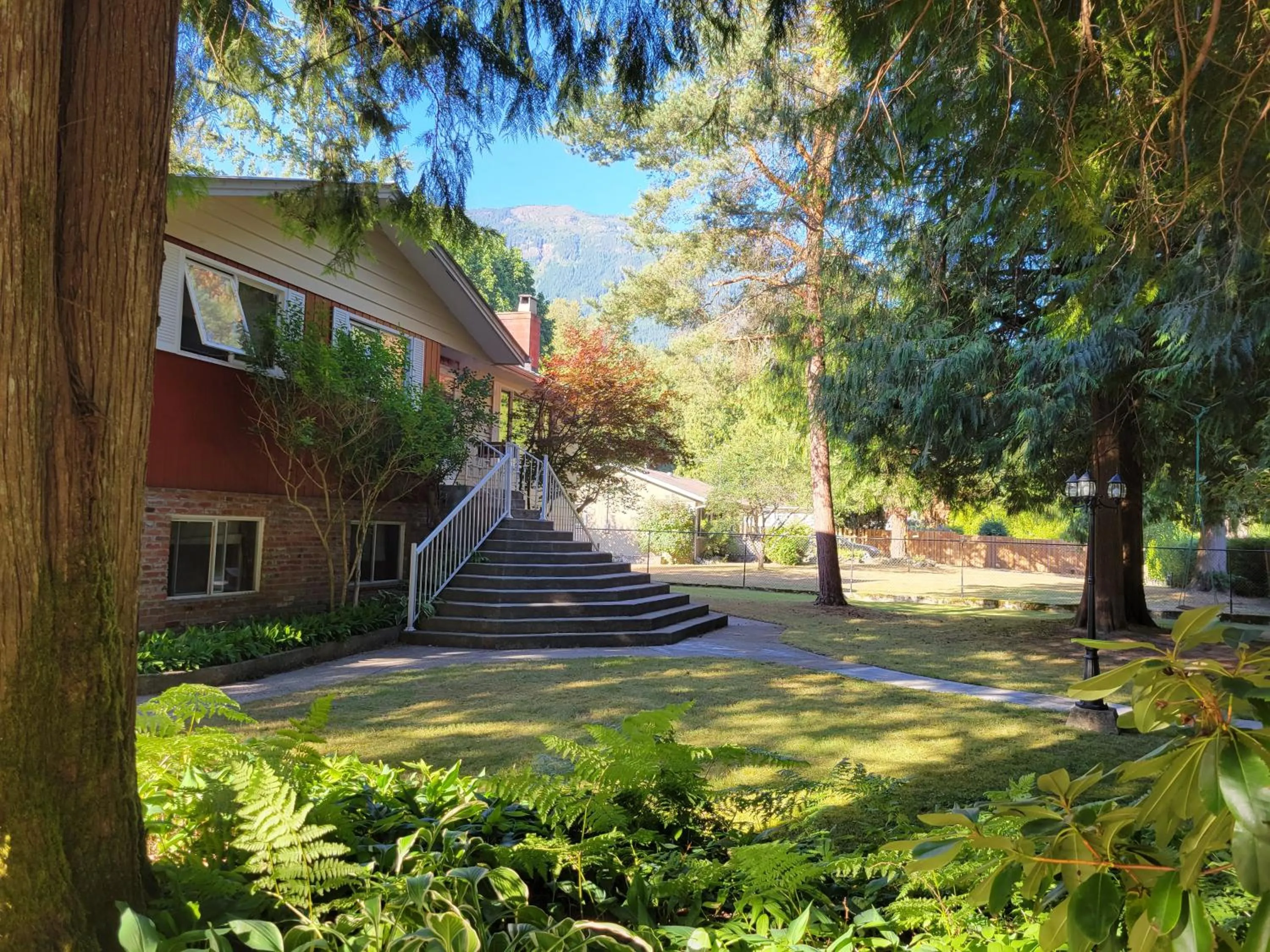 Riverbend Guest House