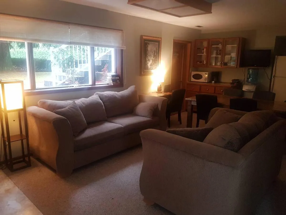 TV and multimedia in Riverbend Guest House