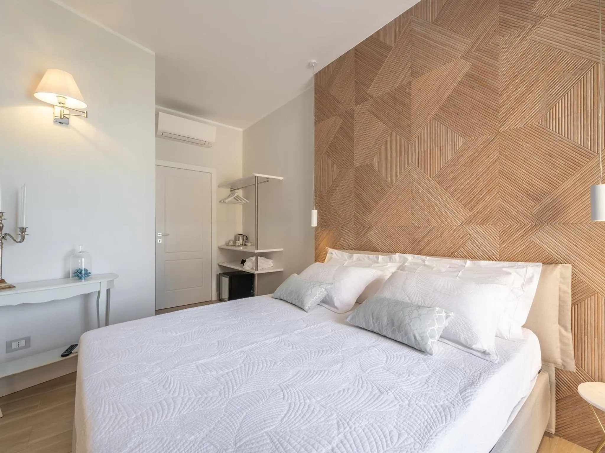 Bedroom, Bed in AQUAMADRE Suites