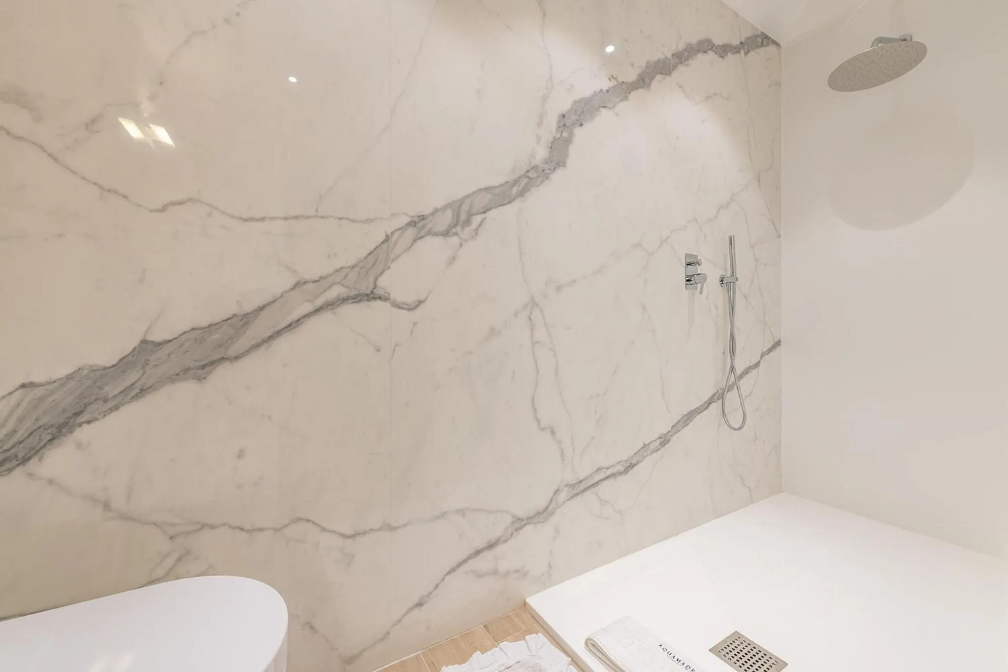 Bathroom in AQUAMADRE Suites