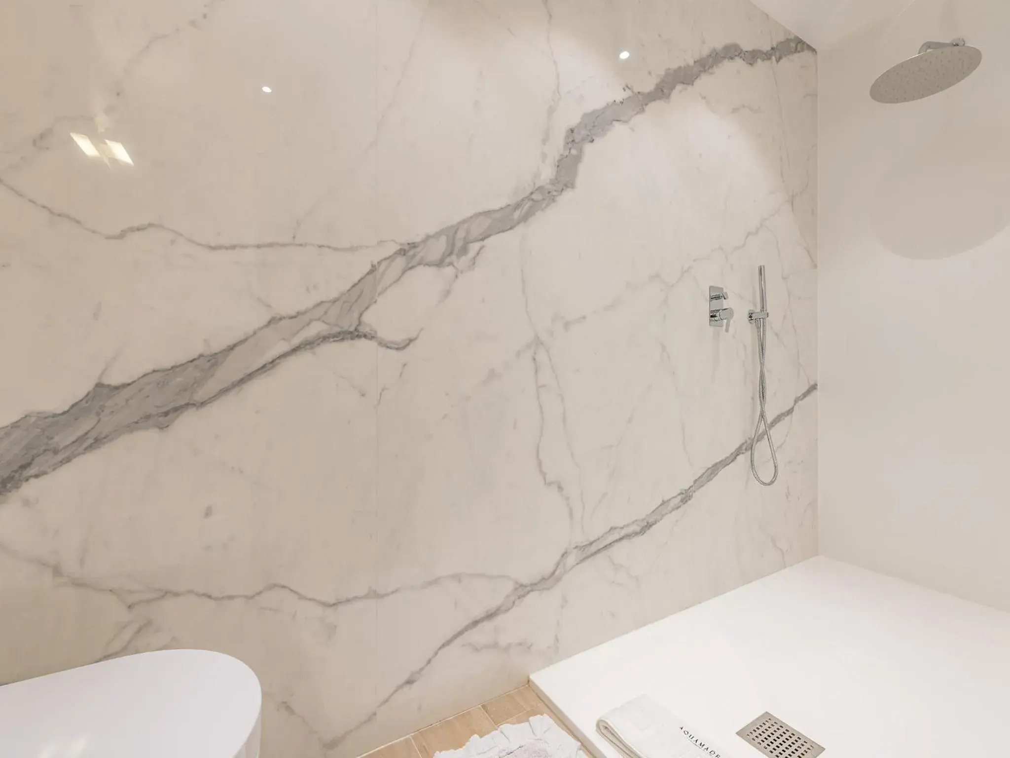 Bathroom in AQUAMADRE Suites Bathroom in AQUAMADRE Suites