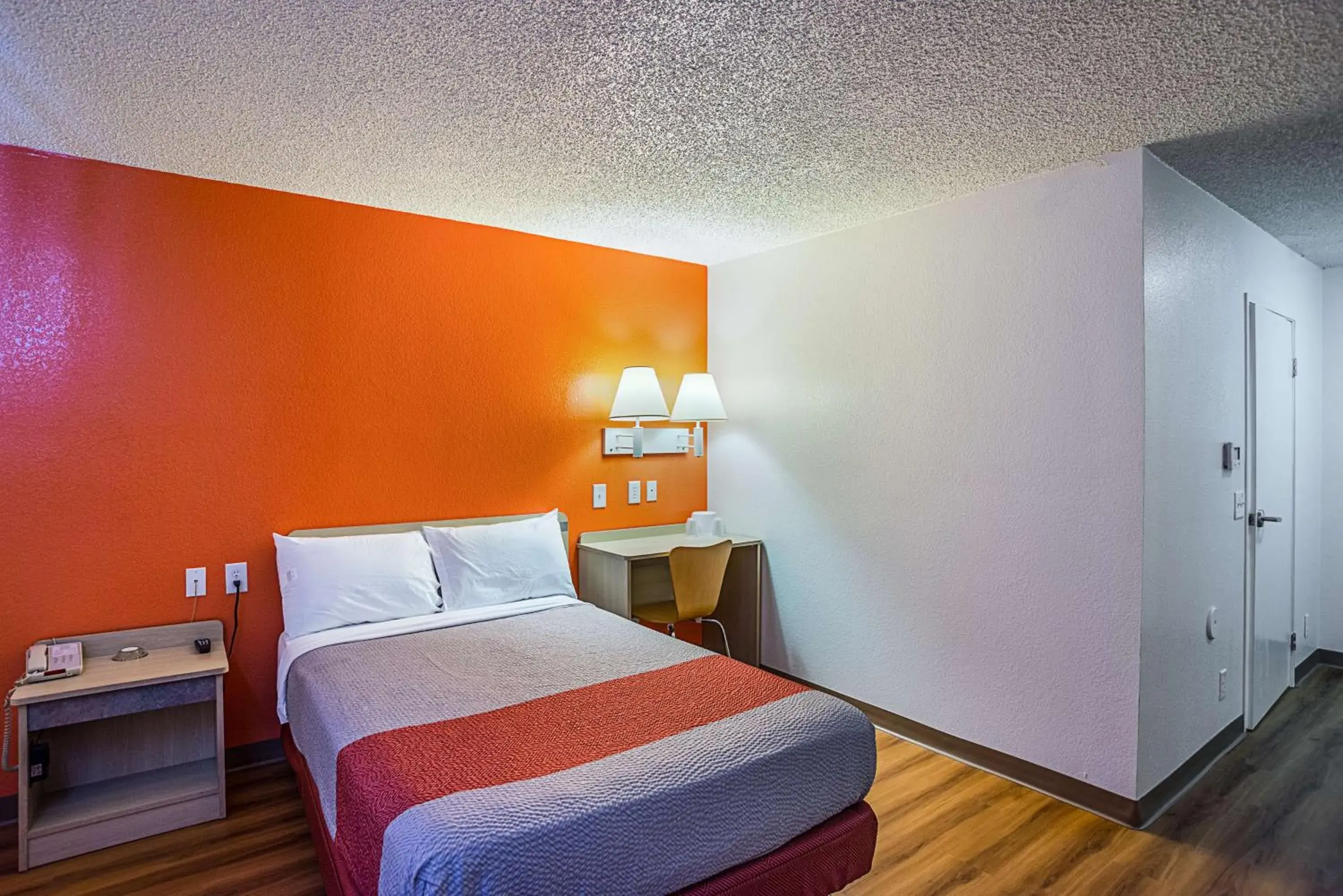 Double Room - Disability Access in Motel 6 Tucson, AZ - North Double Room - Disability Access in Motel 6 Tucson, AZ - North