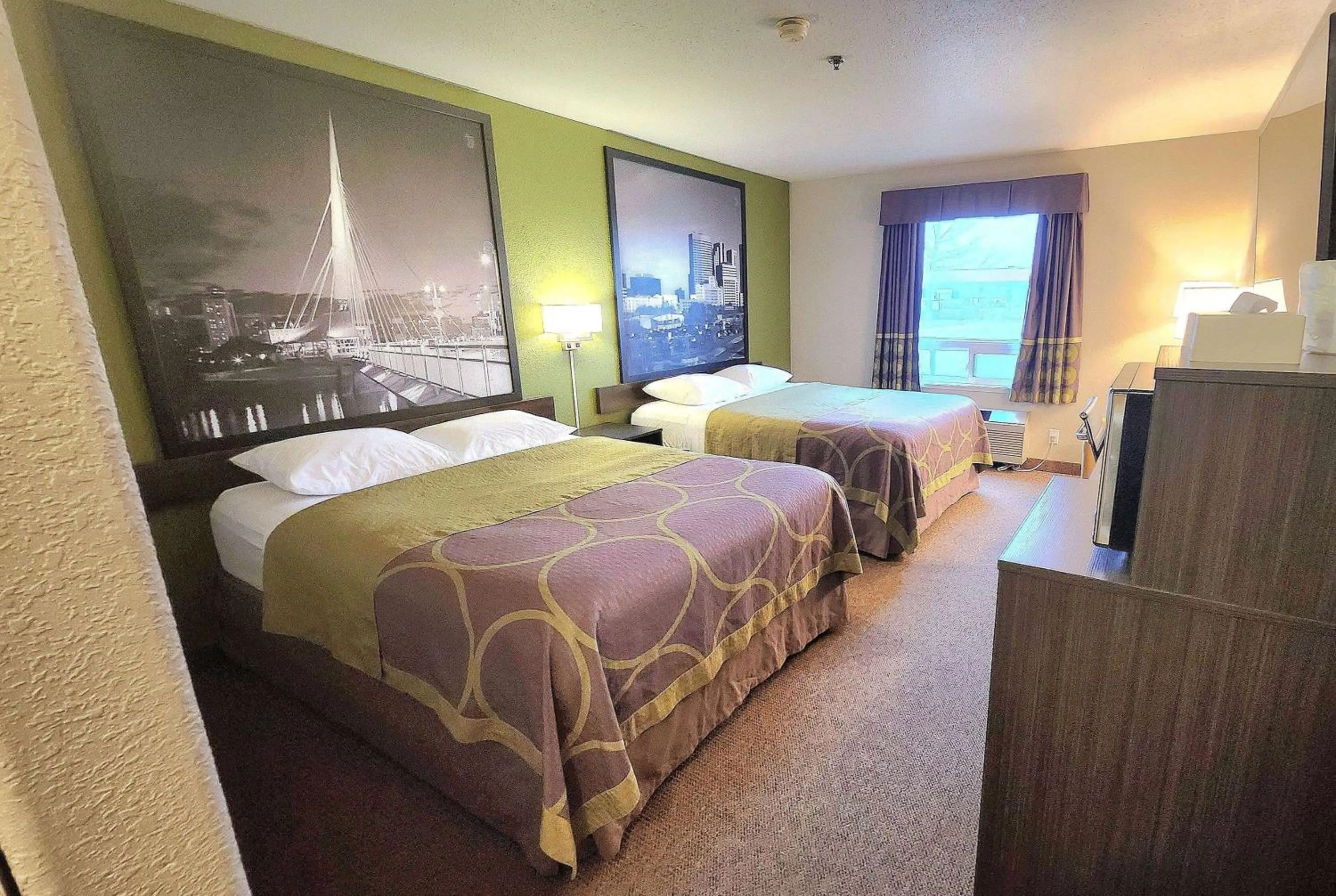 Photo of the whole room, Bed in Super 8 by Wyndham Portage La Prairie MB