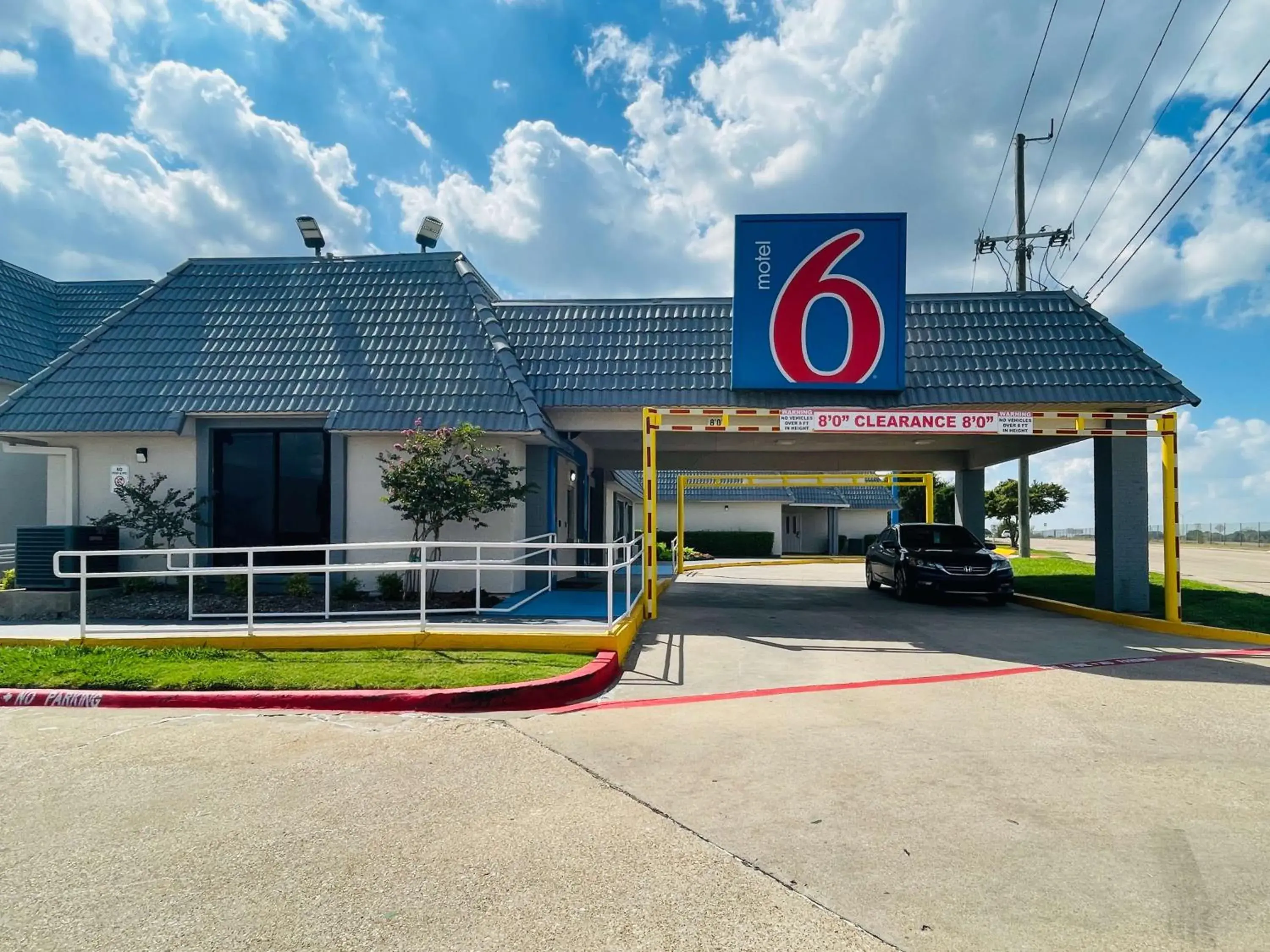 Property building in Motel 6-Duncanville, TX - Dallas Property building in Motel 6-Duncanville, TX - Dallas
