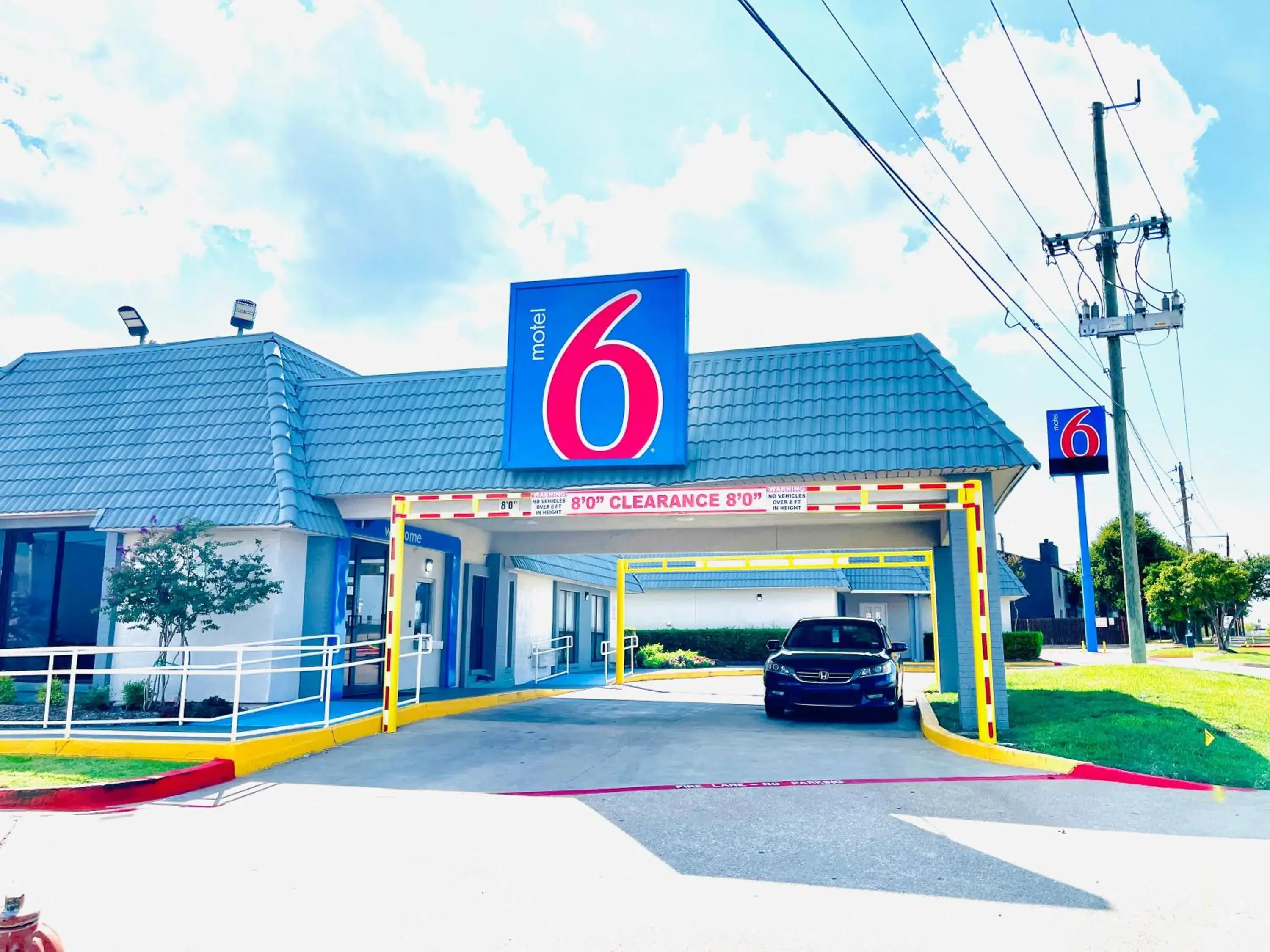 Property building in Motel 6-Duncanville, TX - Dallas Property building in Motel 6-Duncanville, TX - Dallas